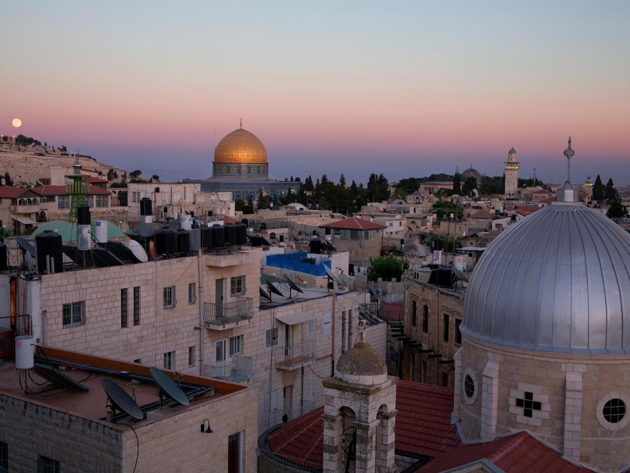 Deluxe Plus Triple Room (2 adults+ 1 Child) 