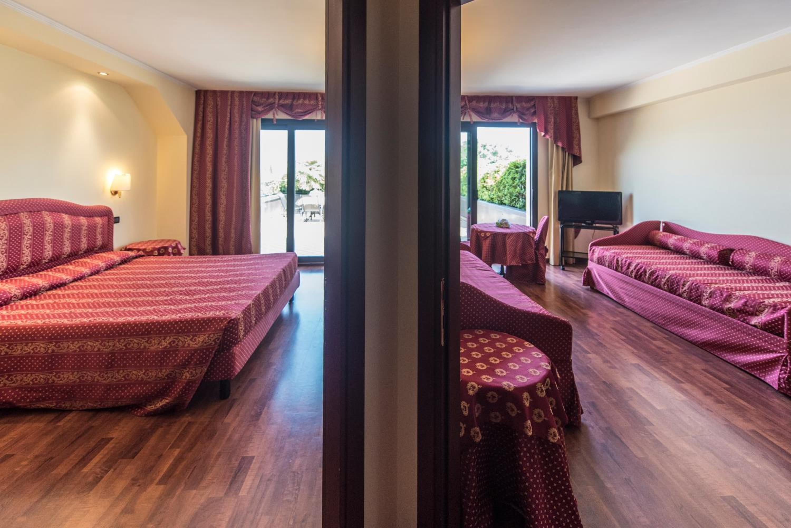 Suite with Lake View