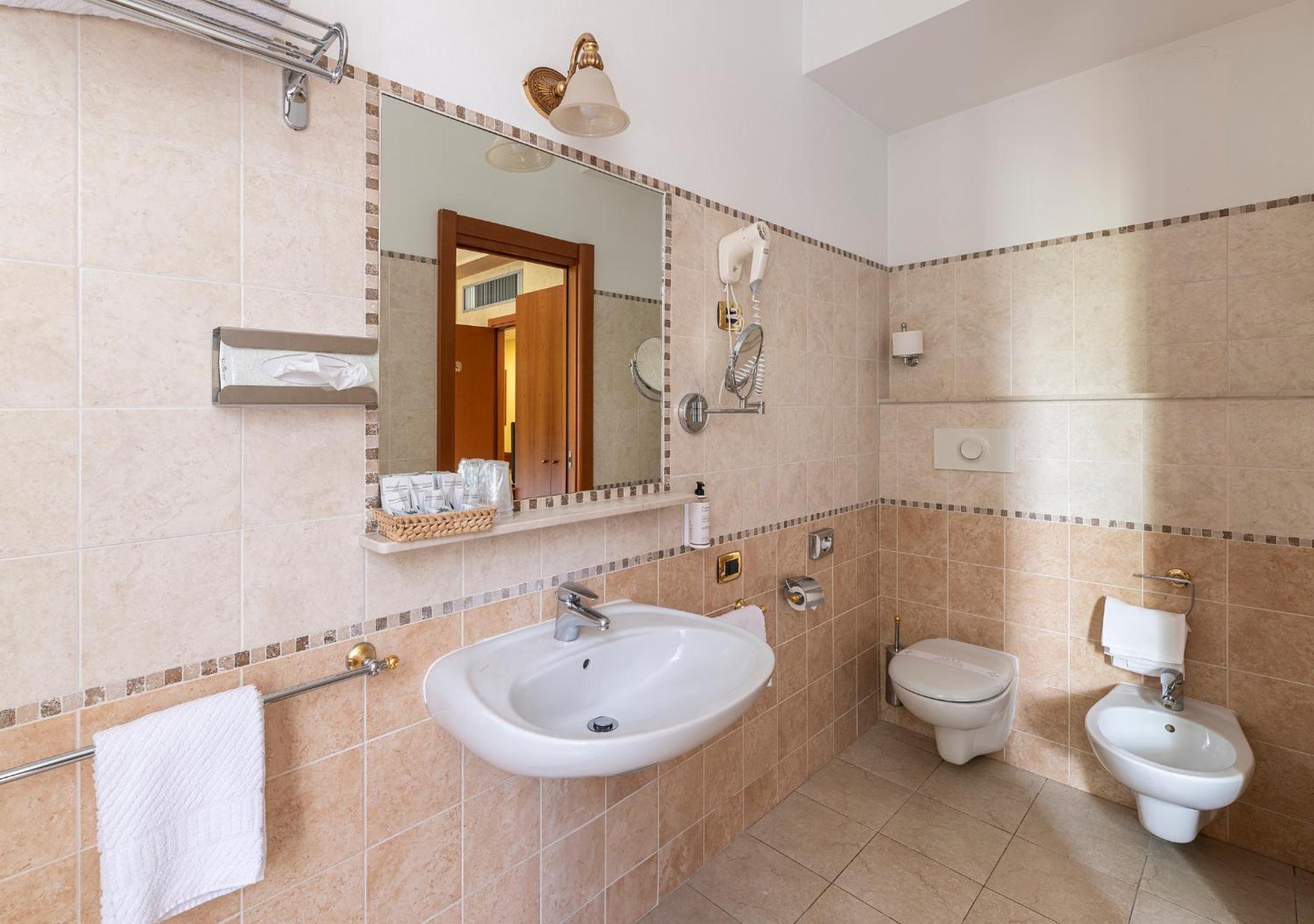 Queen Room With Balcony