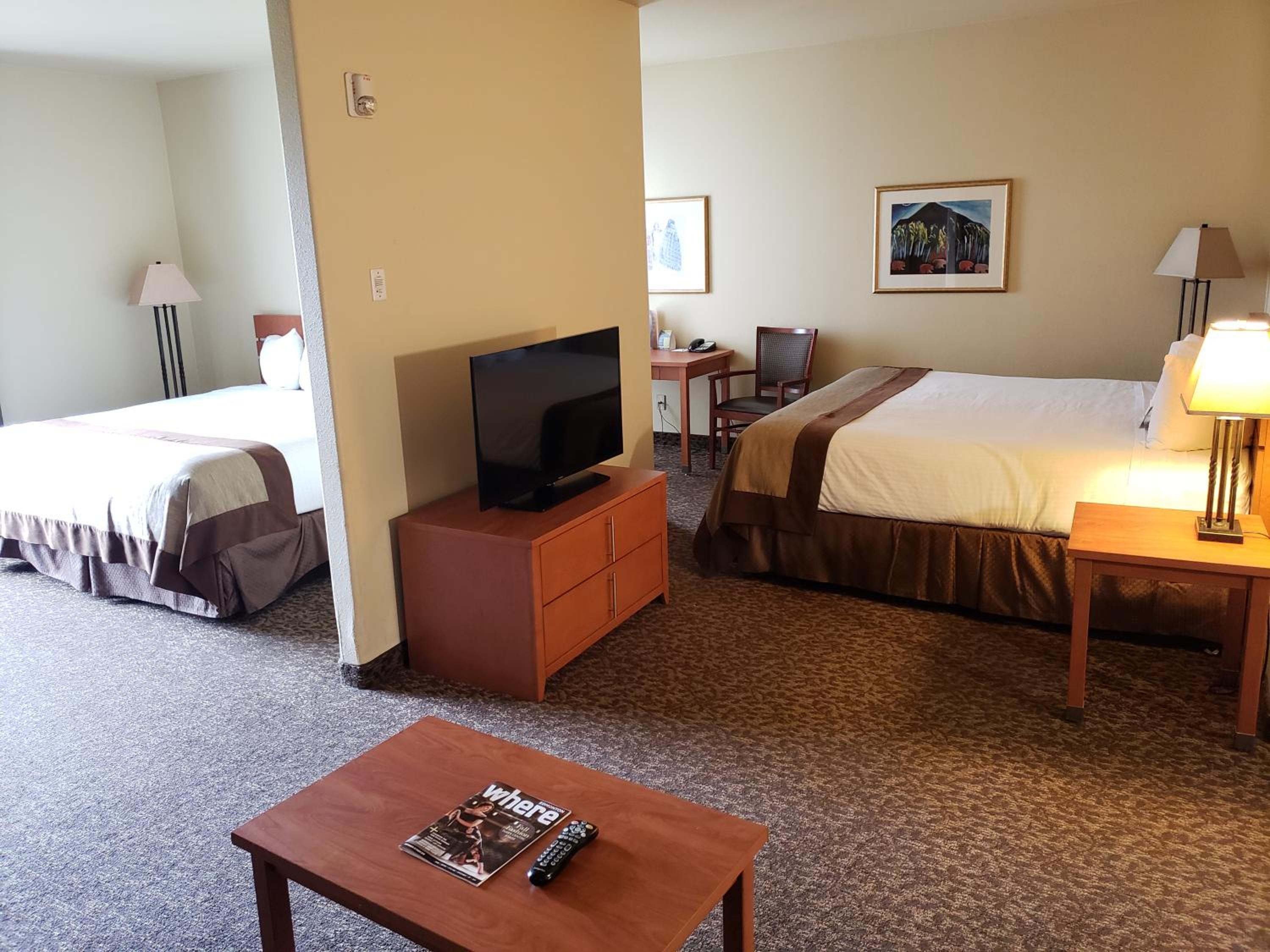 Family Suite with 2 King Beds, Non-Smoking