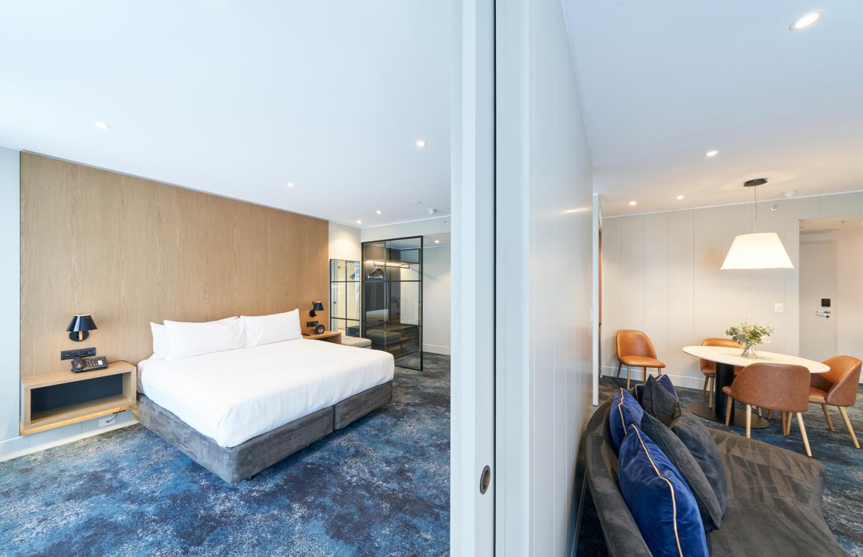 Deluxe Executive King Suite with Lounge Access