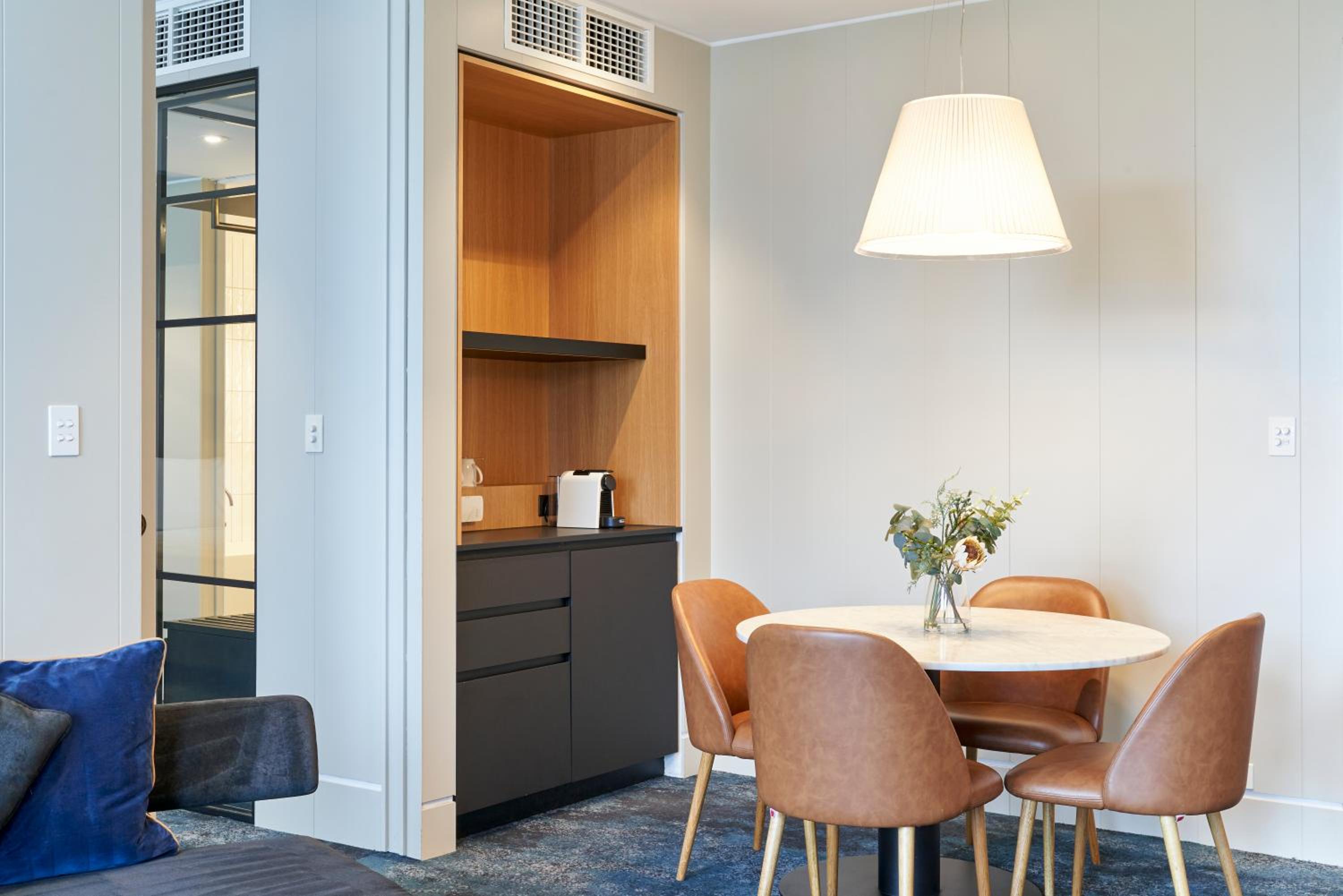 Deluxe Executive King Suite with Lounge Access