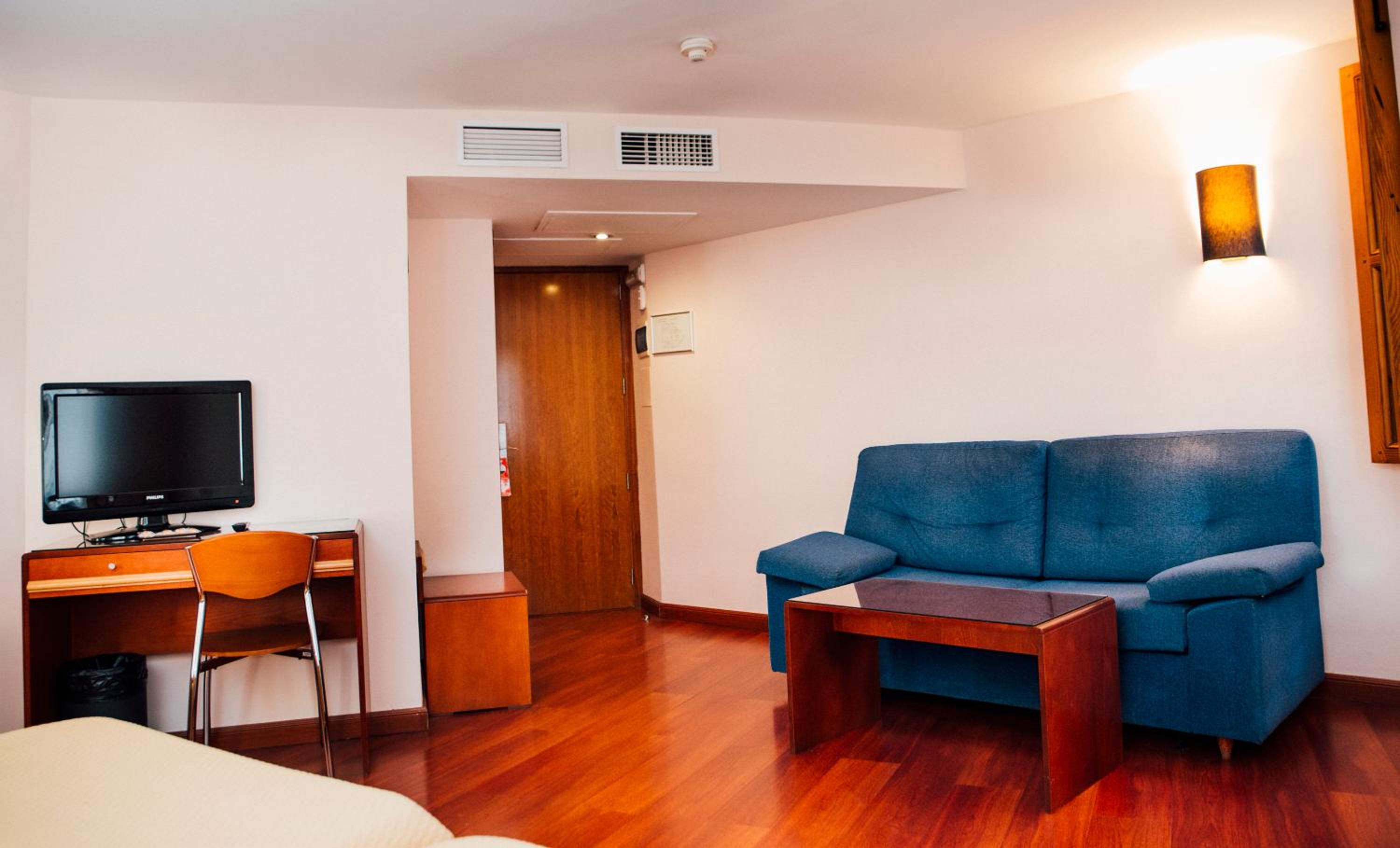 Superior Twin Room with Cathedral View