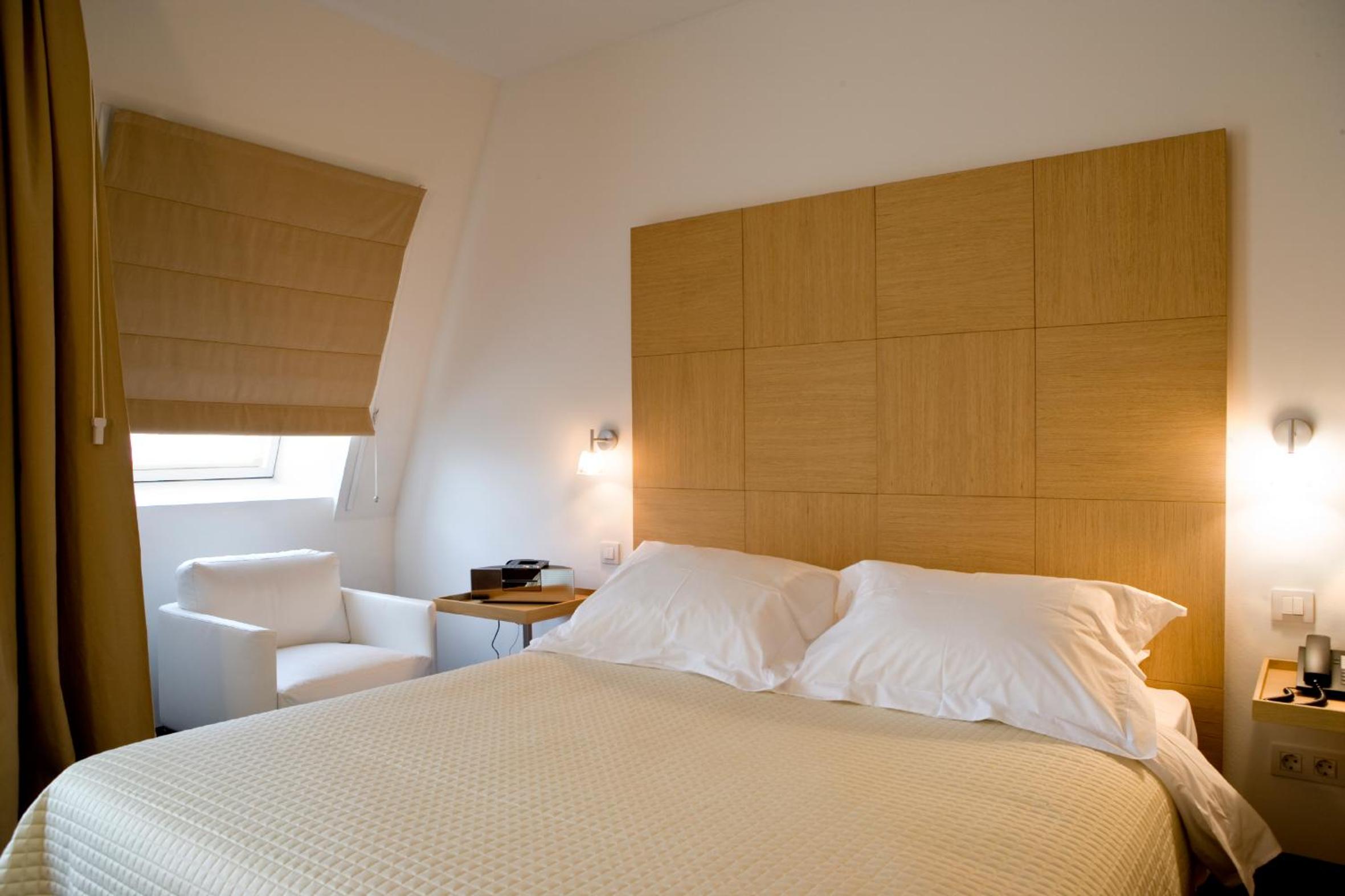 Deluxe Suite with Balcony