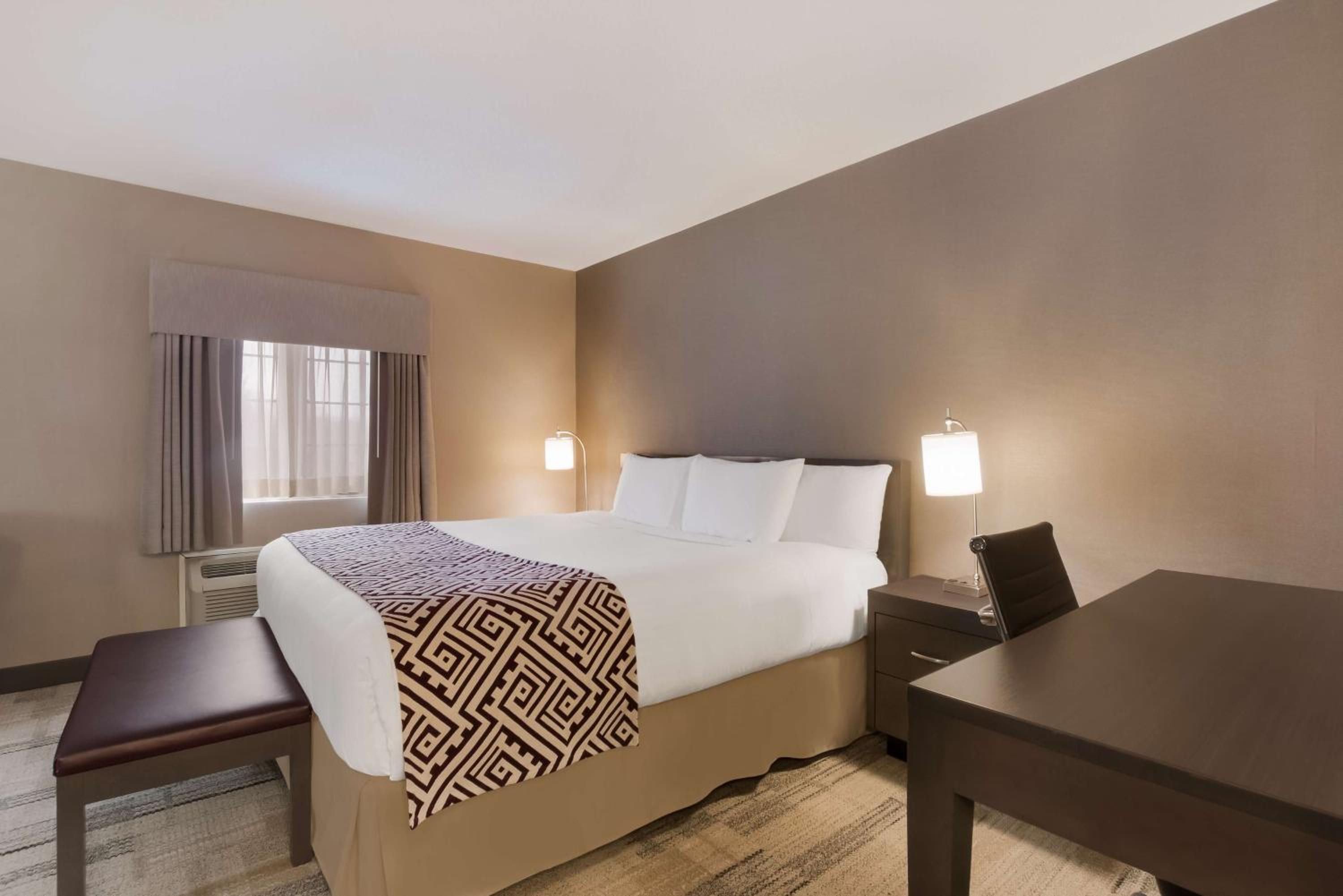 King Suite with Fireplace and Spa Bath