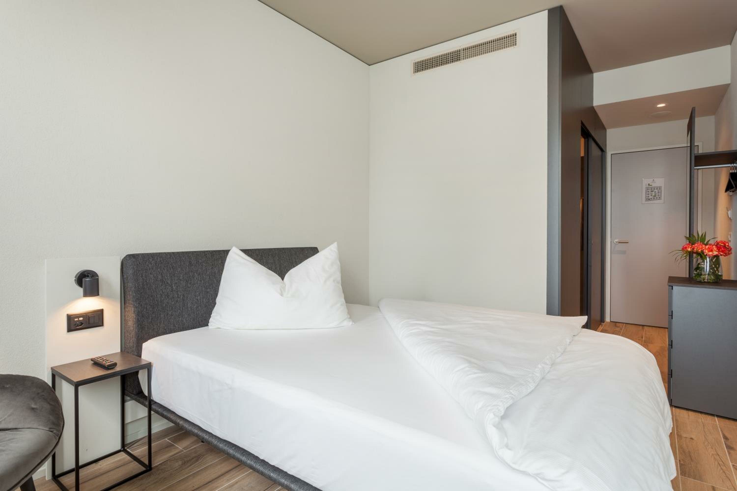 Comfort Single Room with Air Conditioning