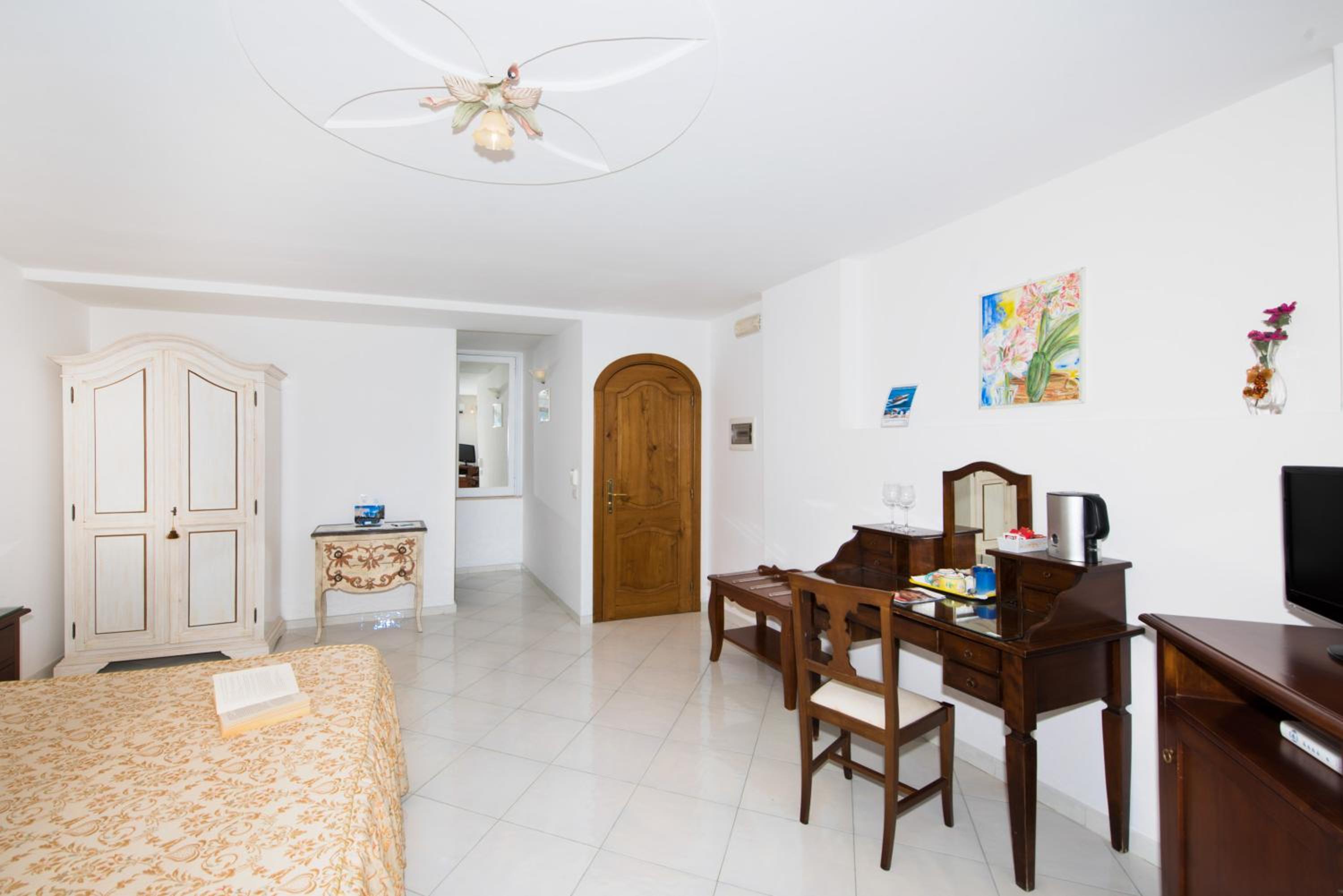 Double Room With Partial Sea View