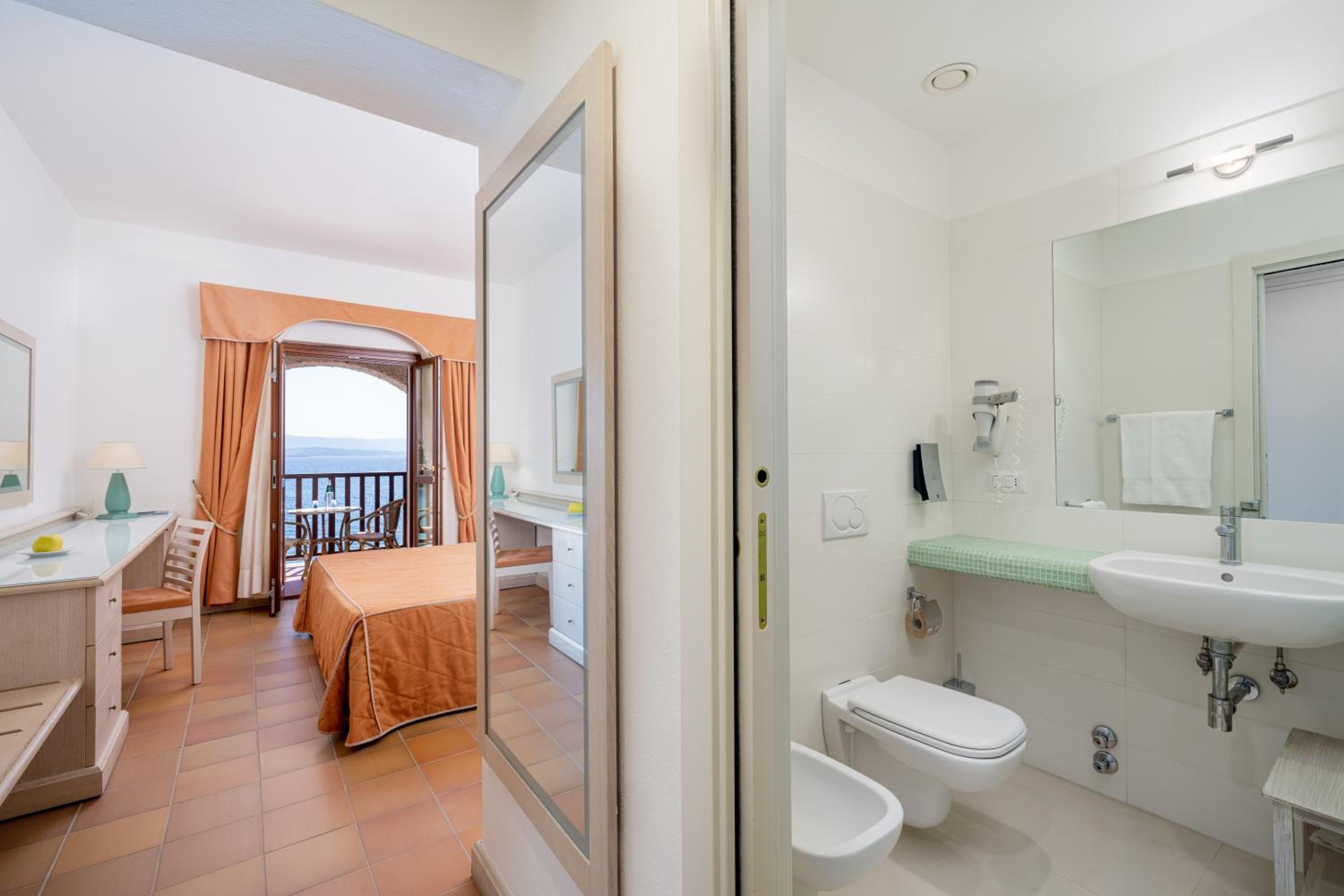 Double or Twin Room with Sea View