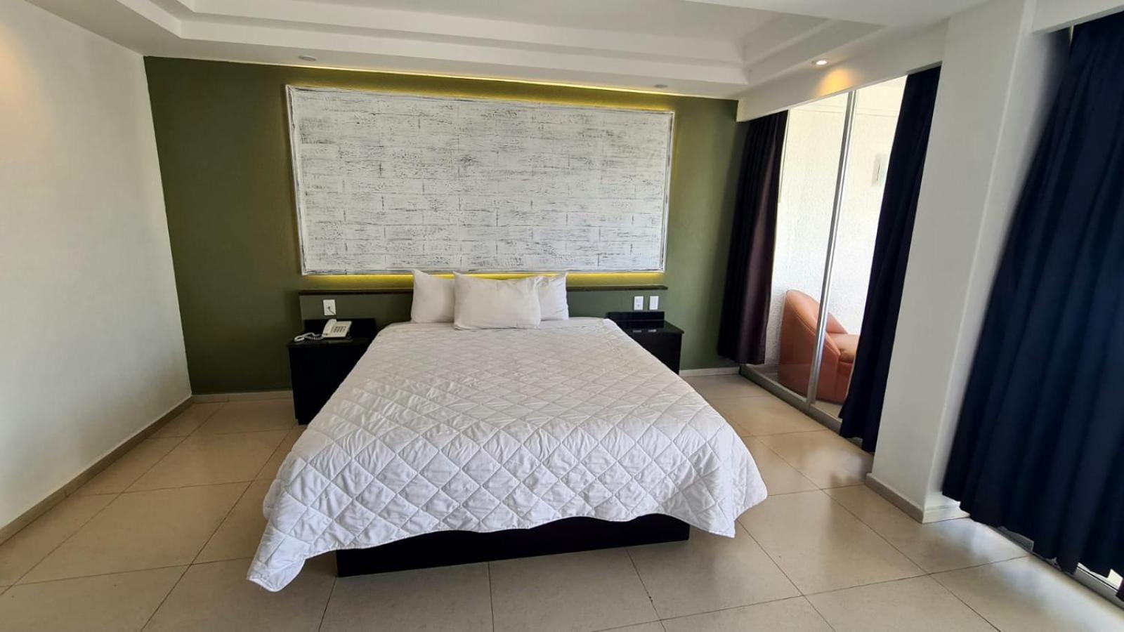 Standard Queen Suite