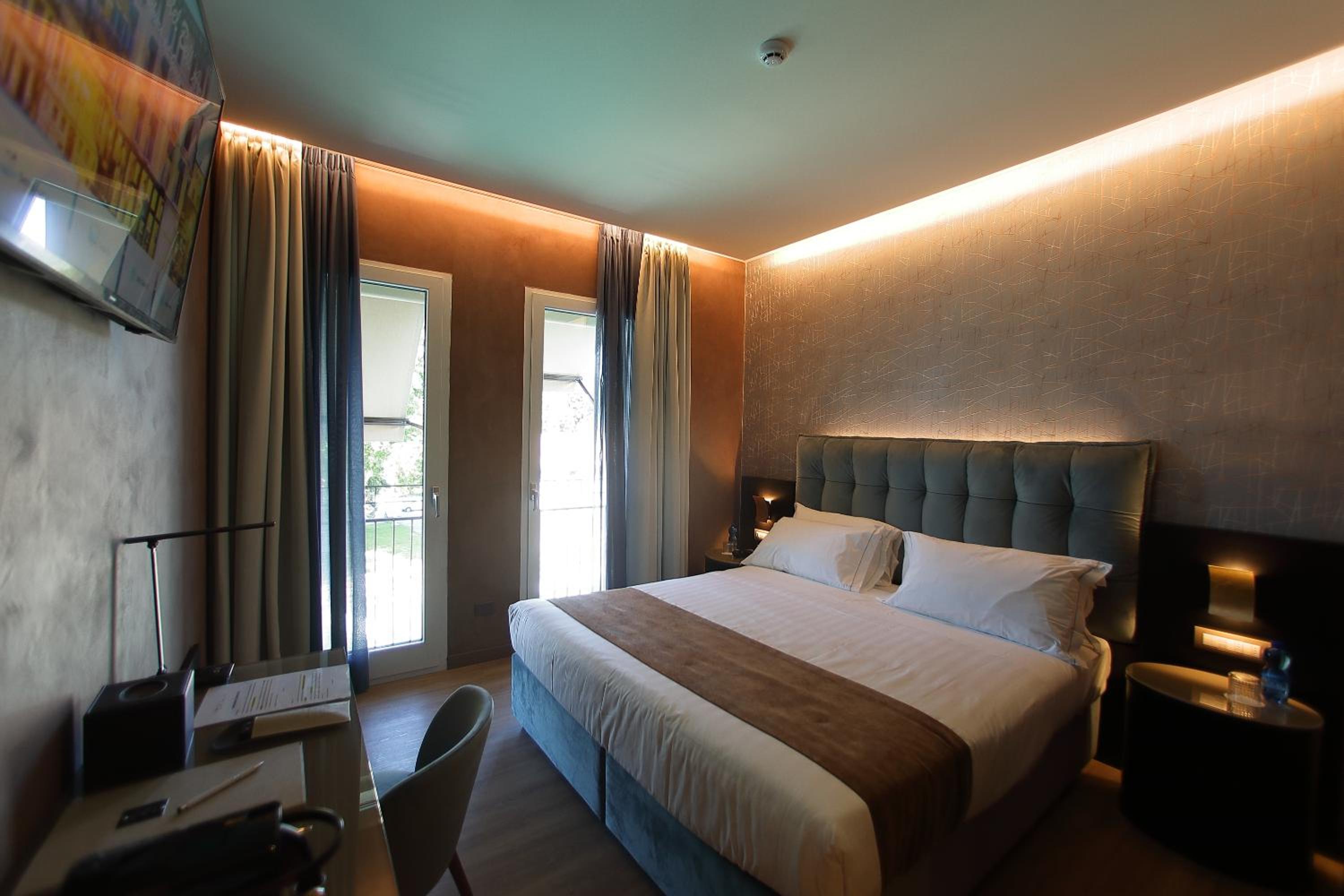 King Room with Lake View