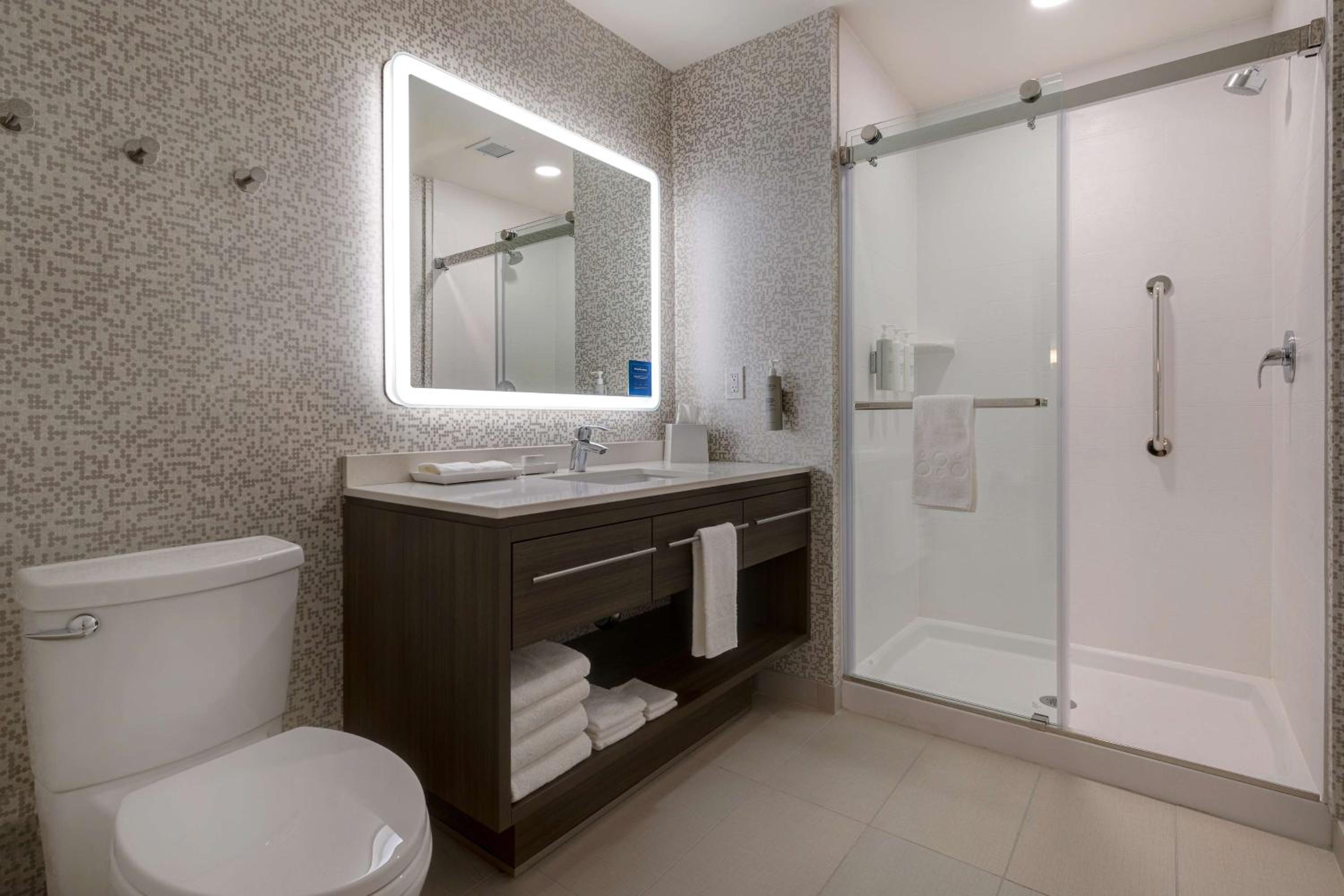 King Studio Suite