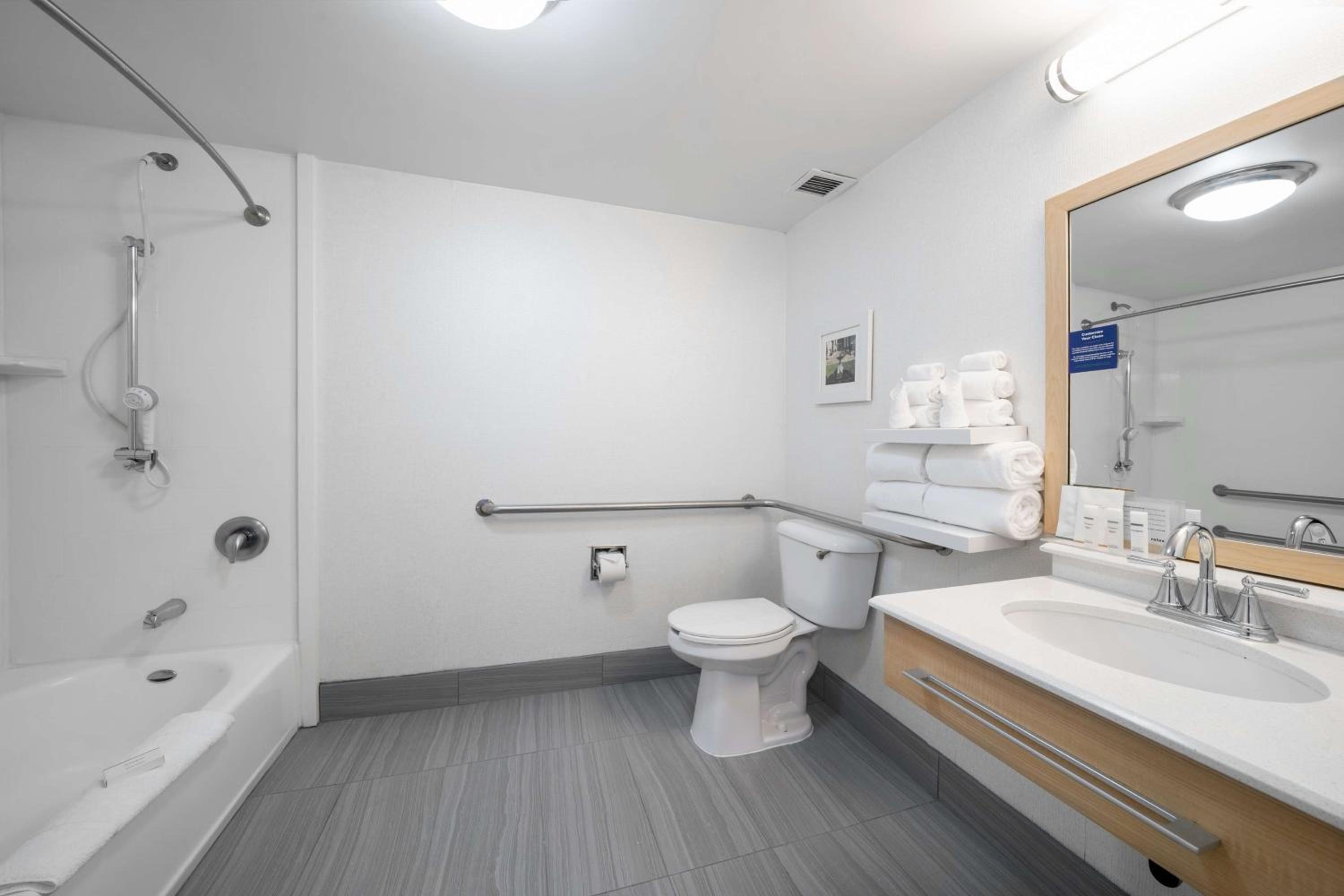 King Studio - Mobility and Hearing Access/Non-Smoking