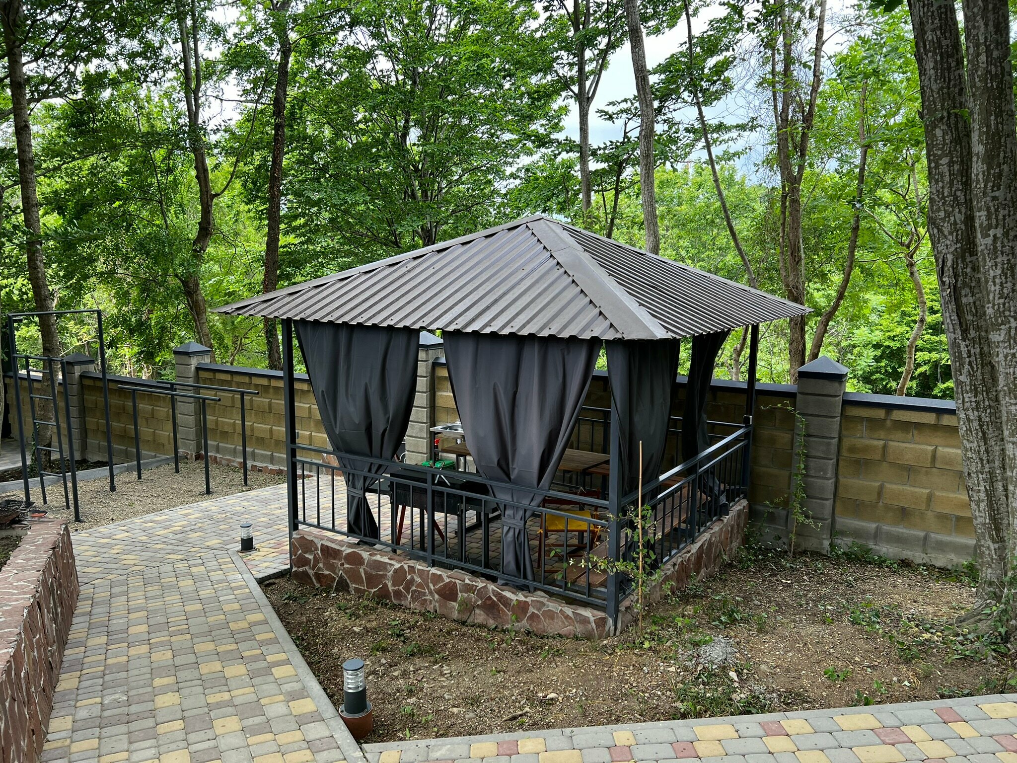 Дом с видом на лес