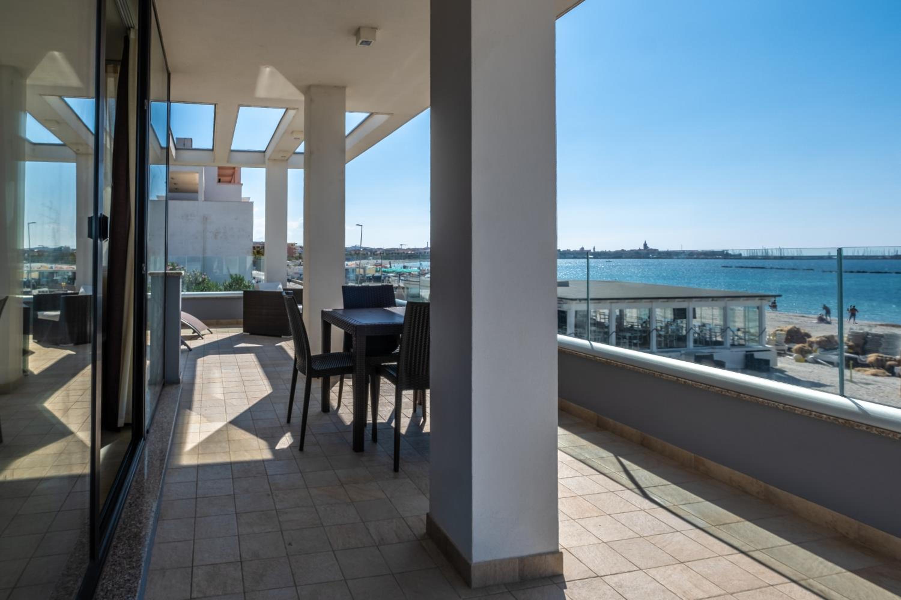Superior One Bedroom Apartment  with Terrace and Sea View 