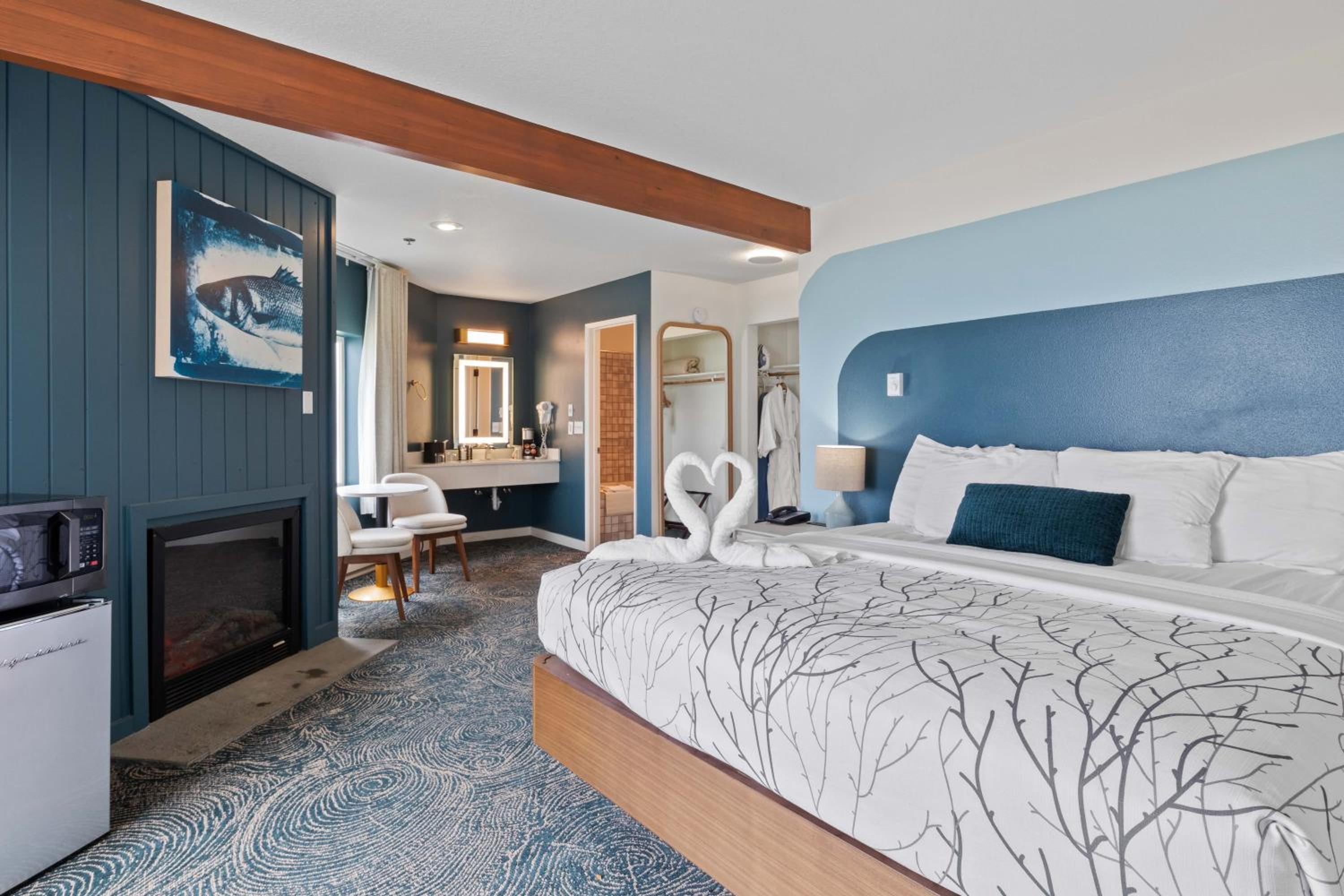 King Room with Balcony - Ocean View
