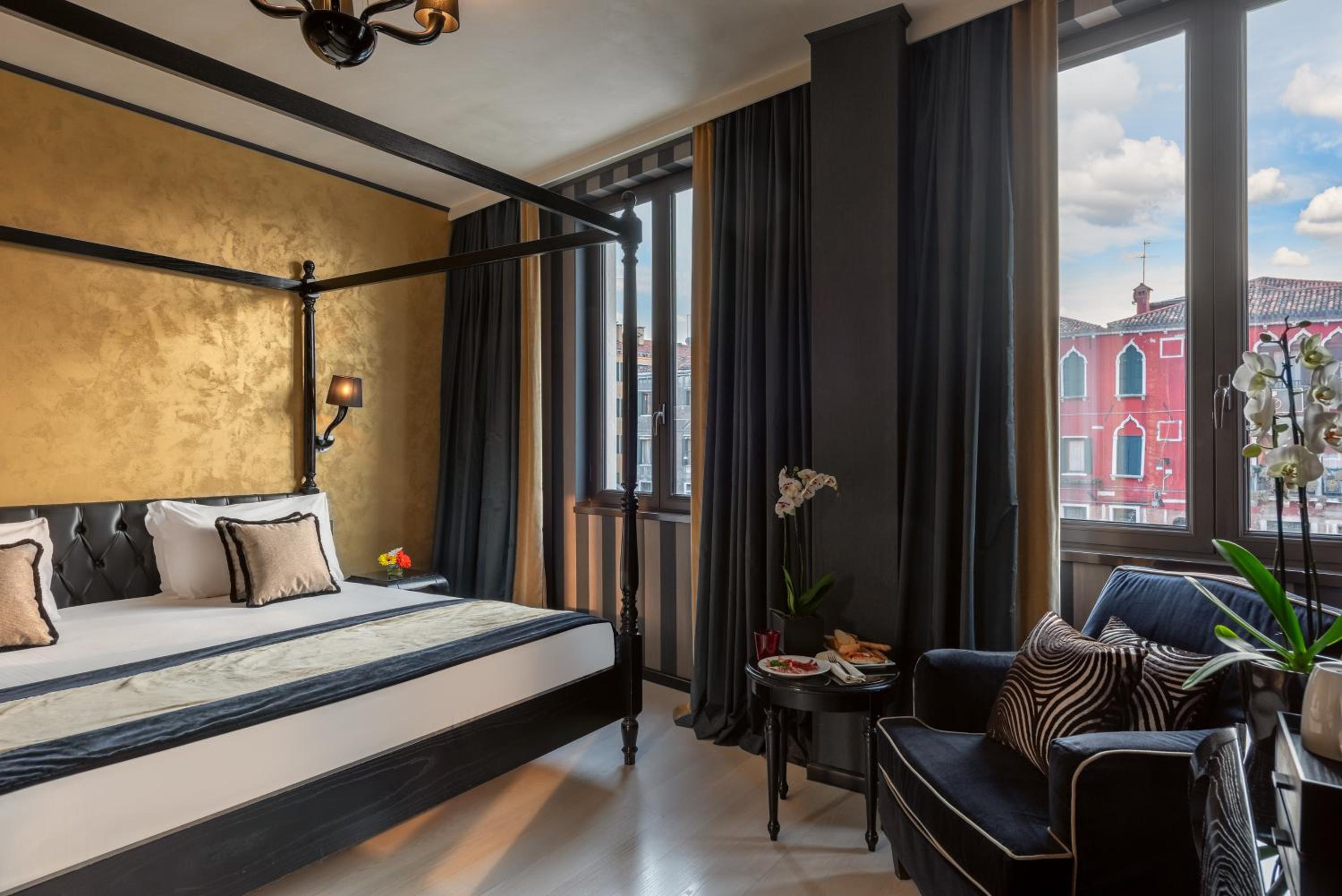 Superior Double or Twin Room with Canal View