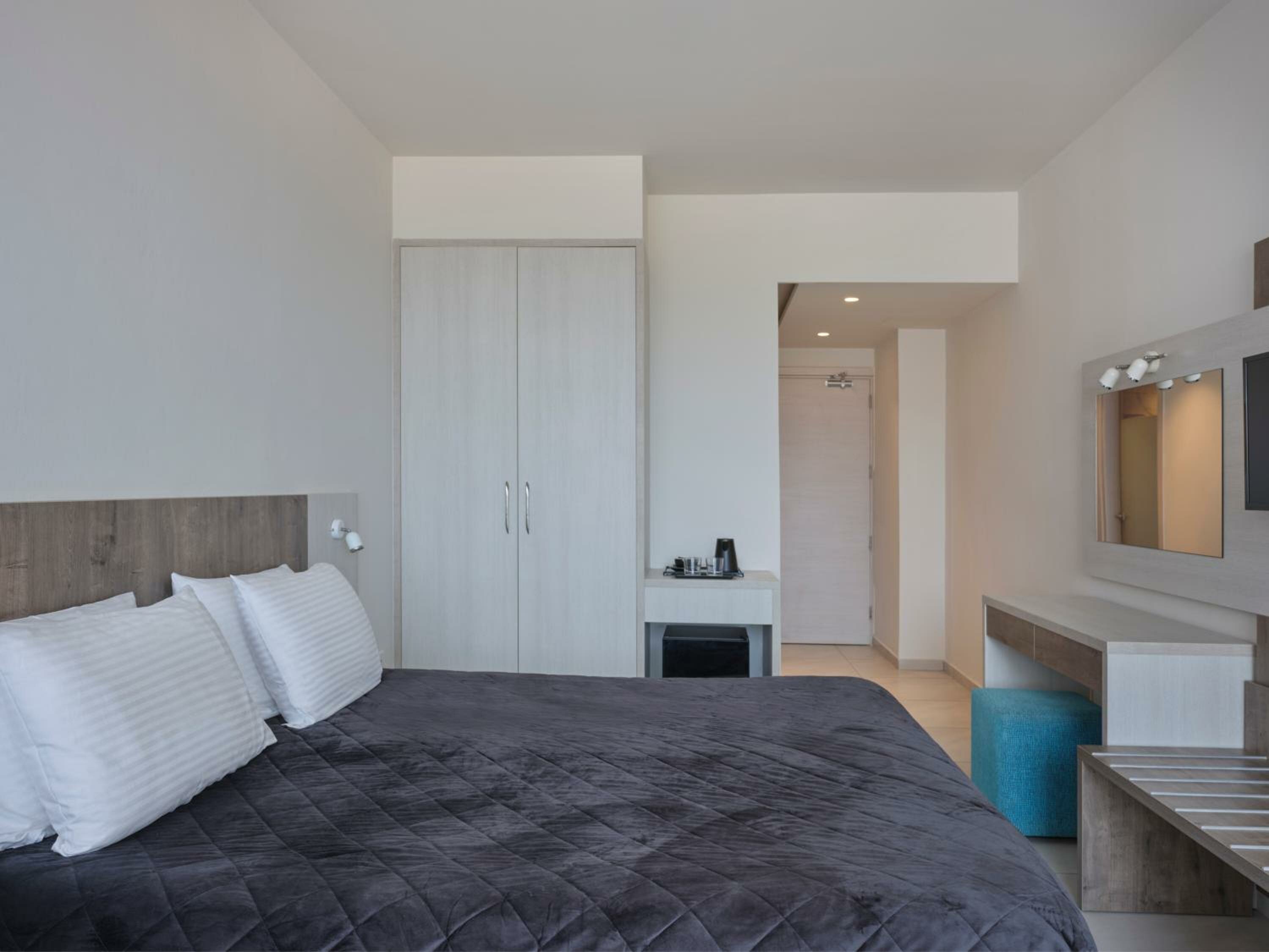 Deluxe Double Room Inland View