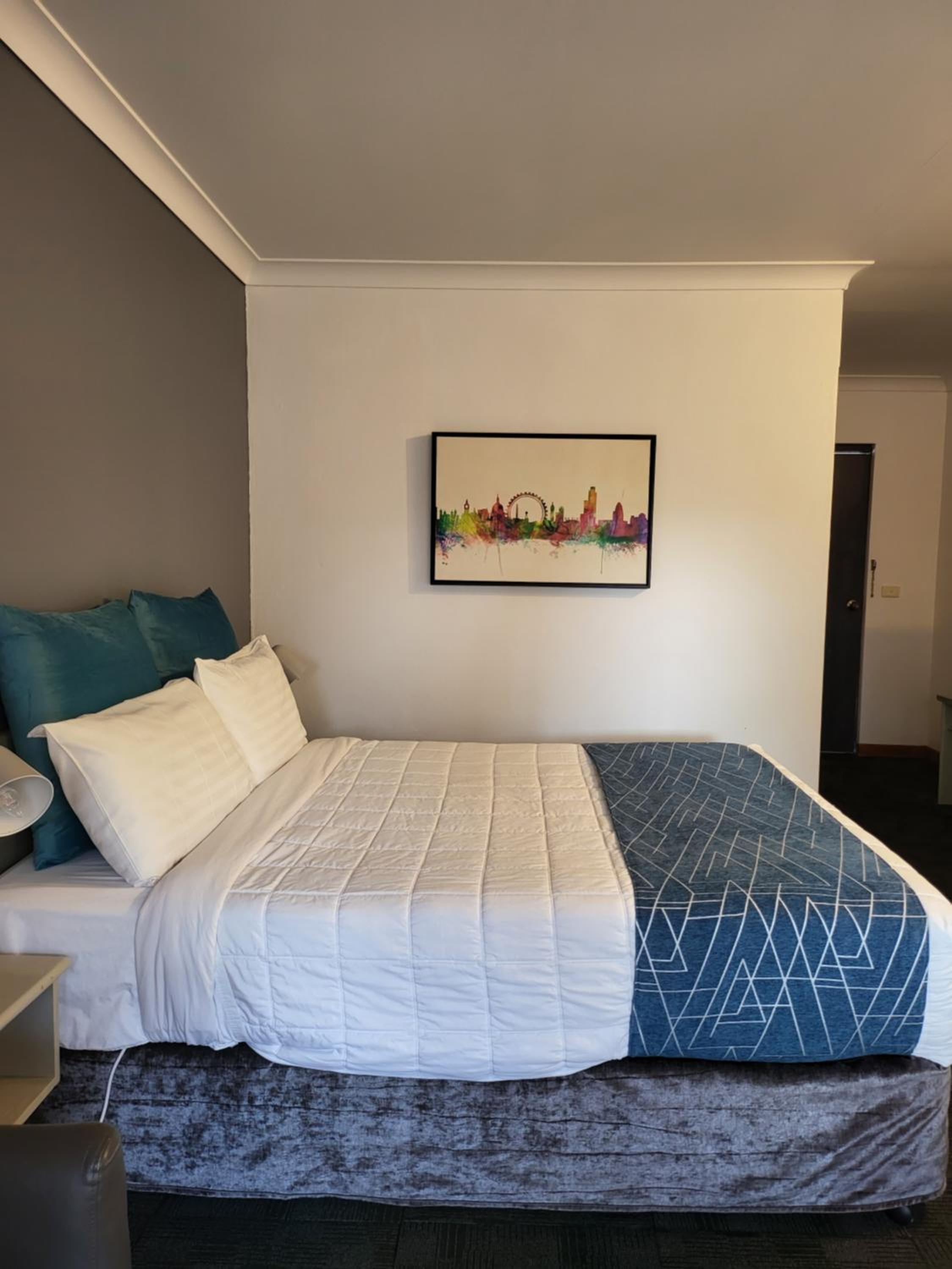 Queen Room with Spa Bath