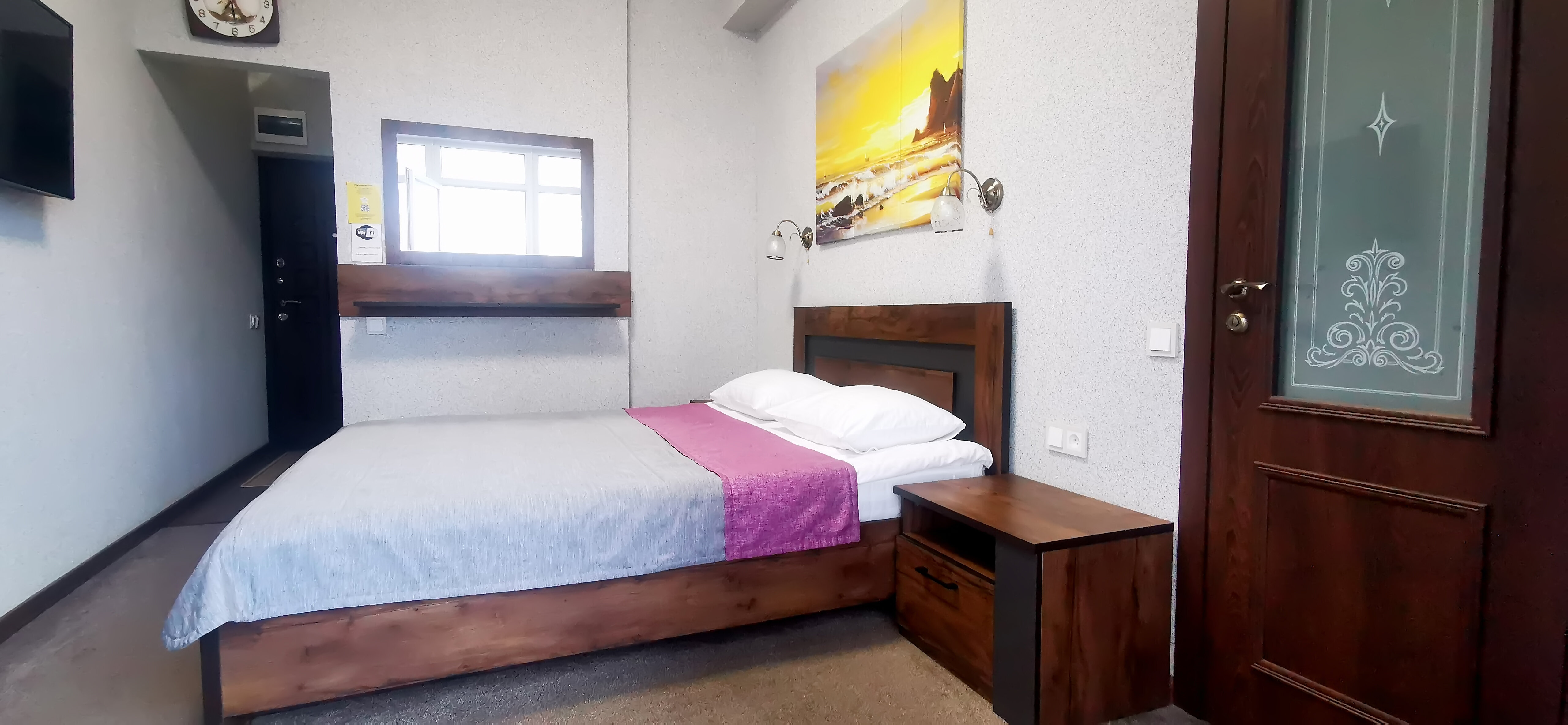 Однокомнатный номер с балконом и видом на море и Парк Победы (L-42)