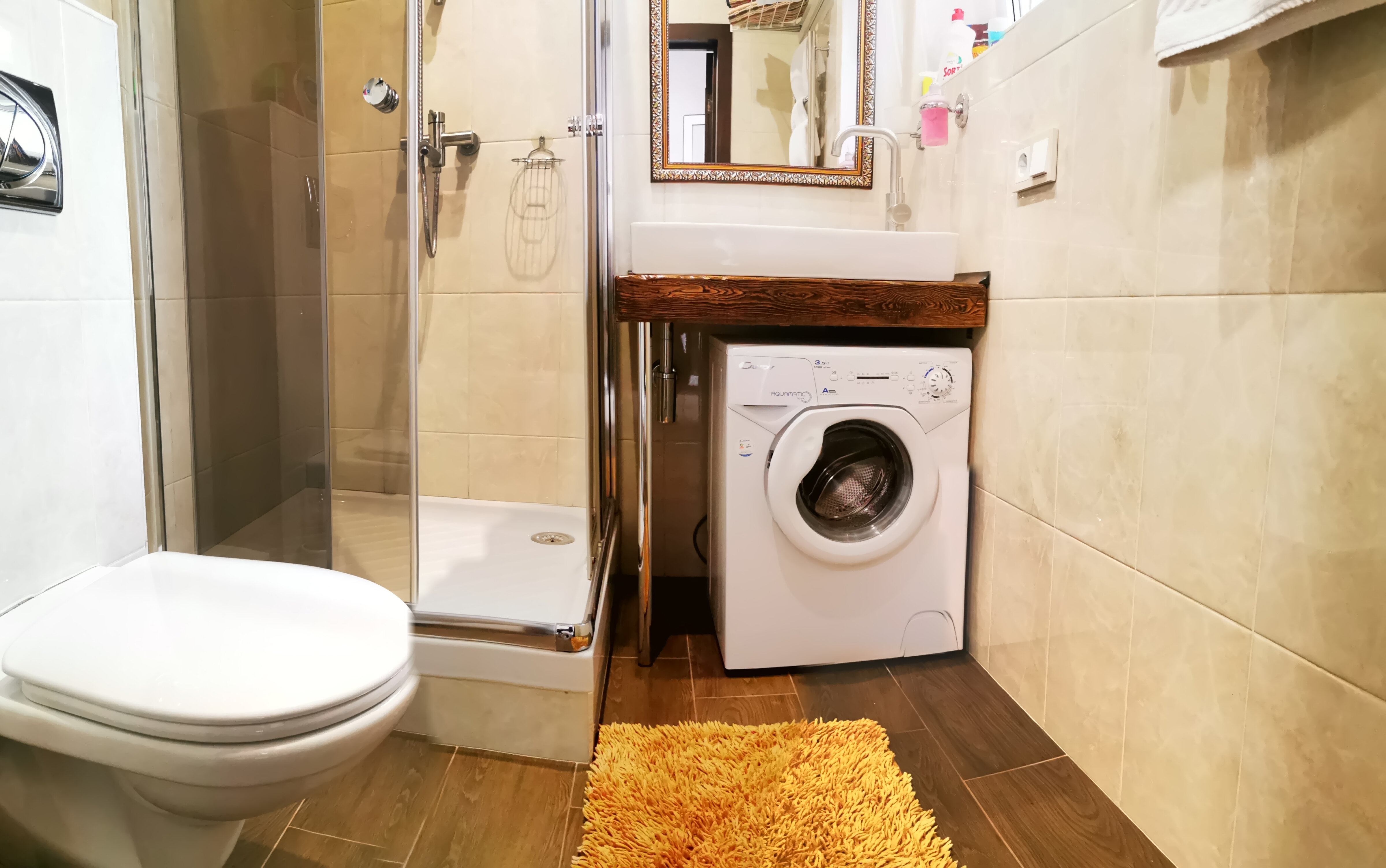 Однокомнатный номер с балконом и видом на море и Парк Победы (L-42)