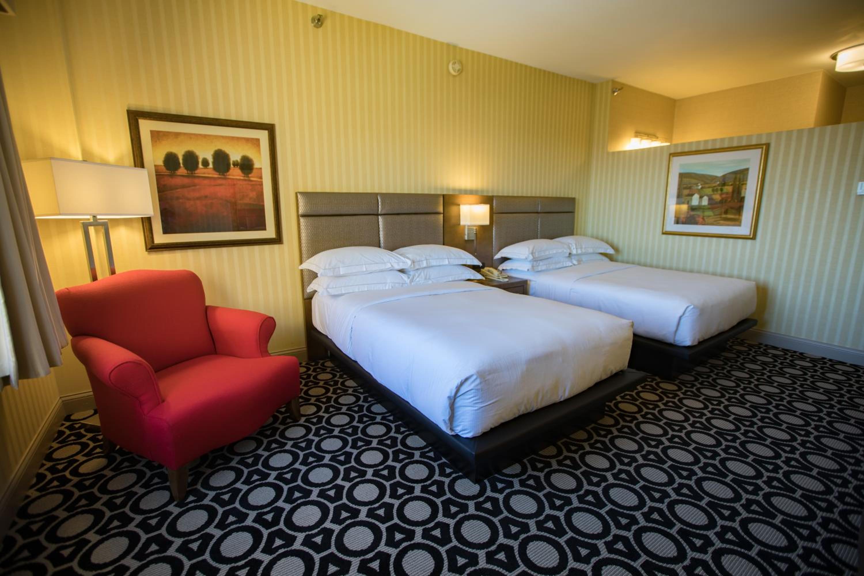 Double Room with Two Double Beds and Tub - Mobility/Hearing Accessible