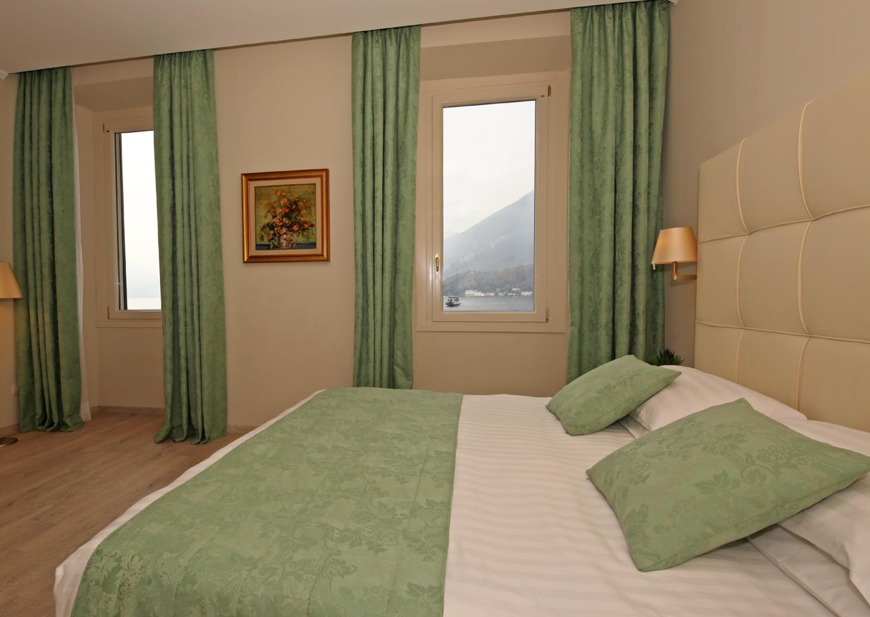 Classic Double or Twin Room  with Lake View