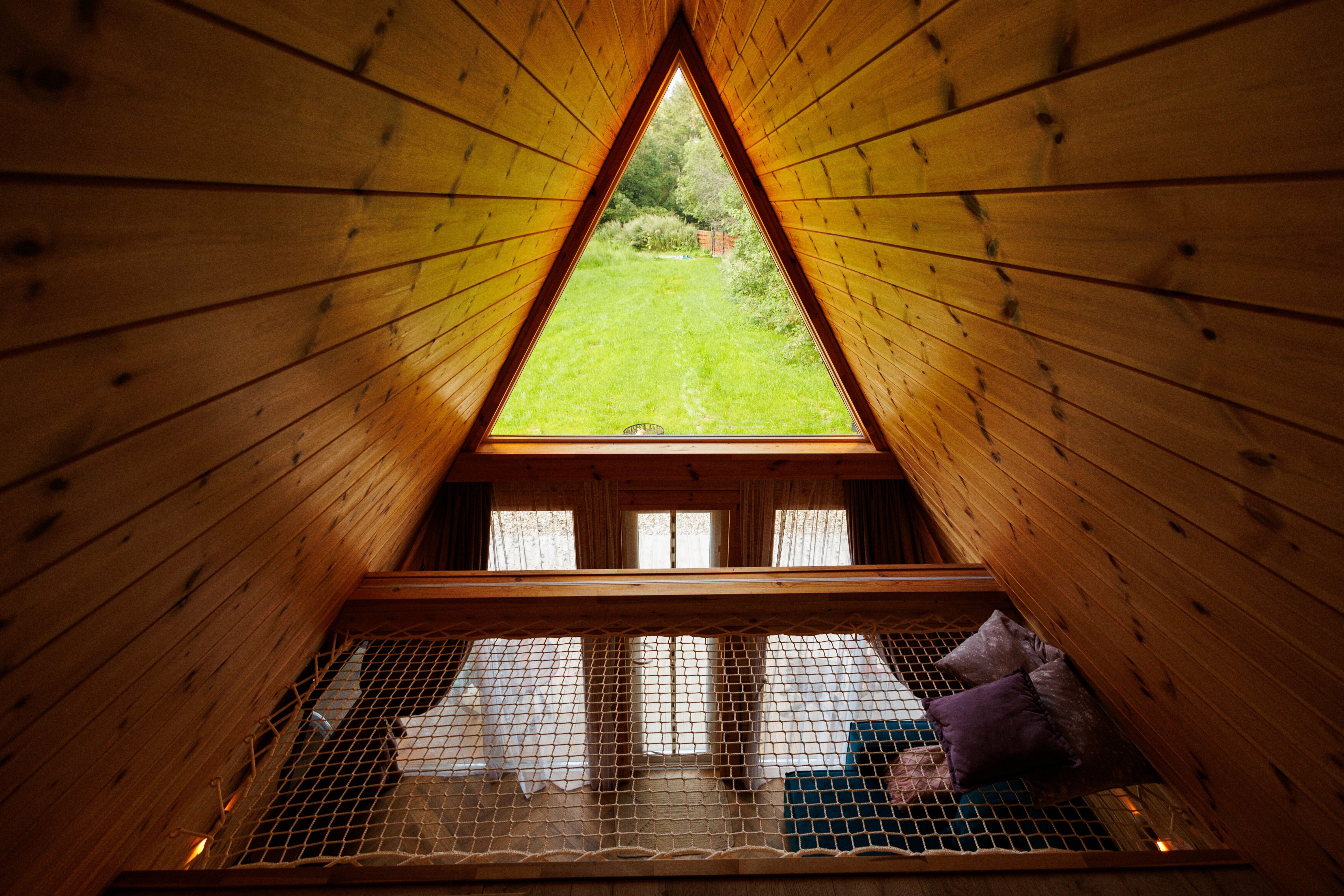 Треугольный дом Путешественник