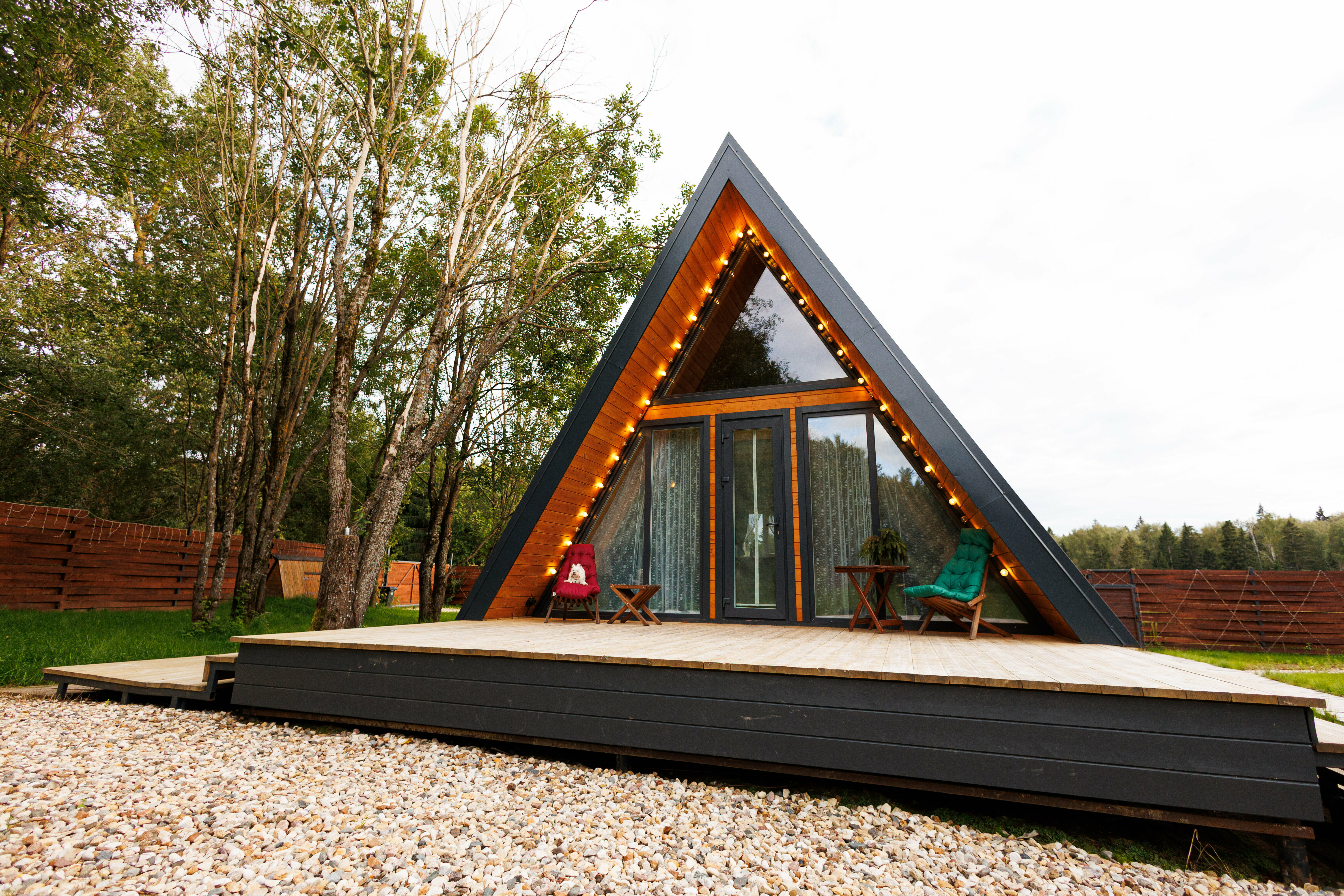 Треугольный дом Путешественник