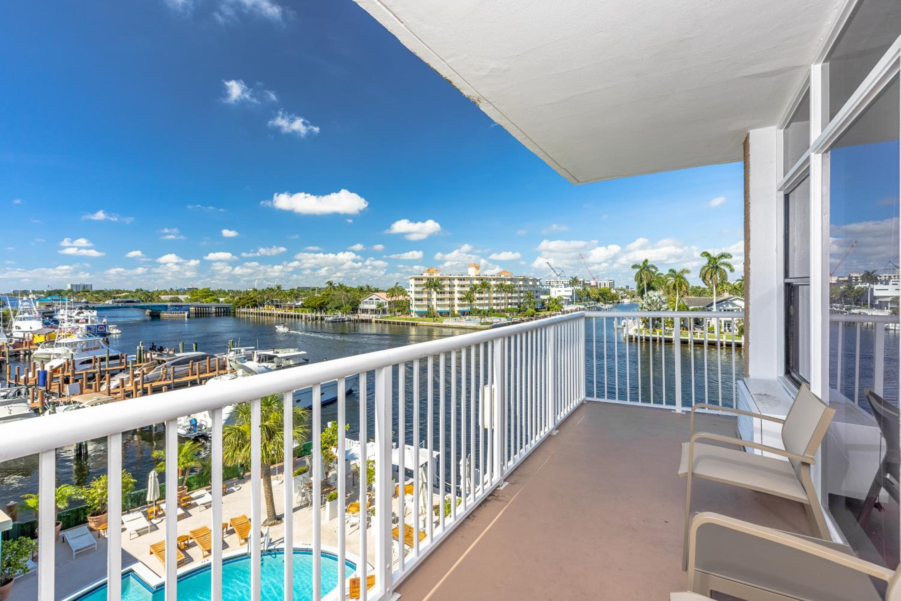 King Waterfront View