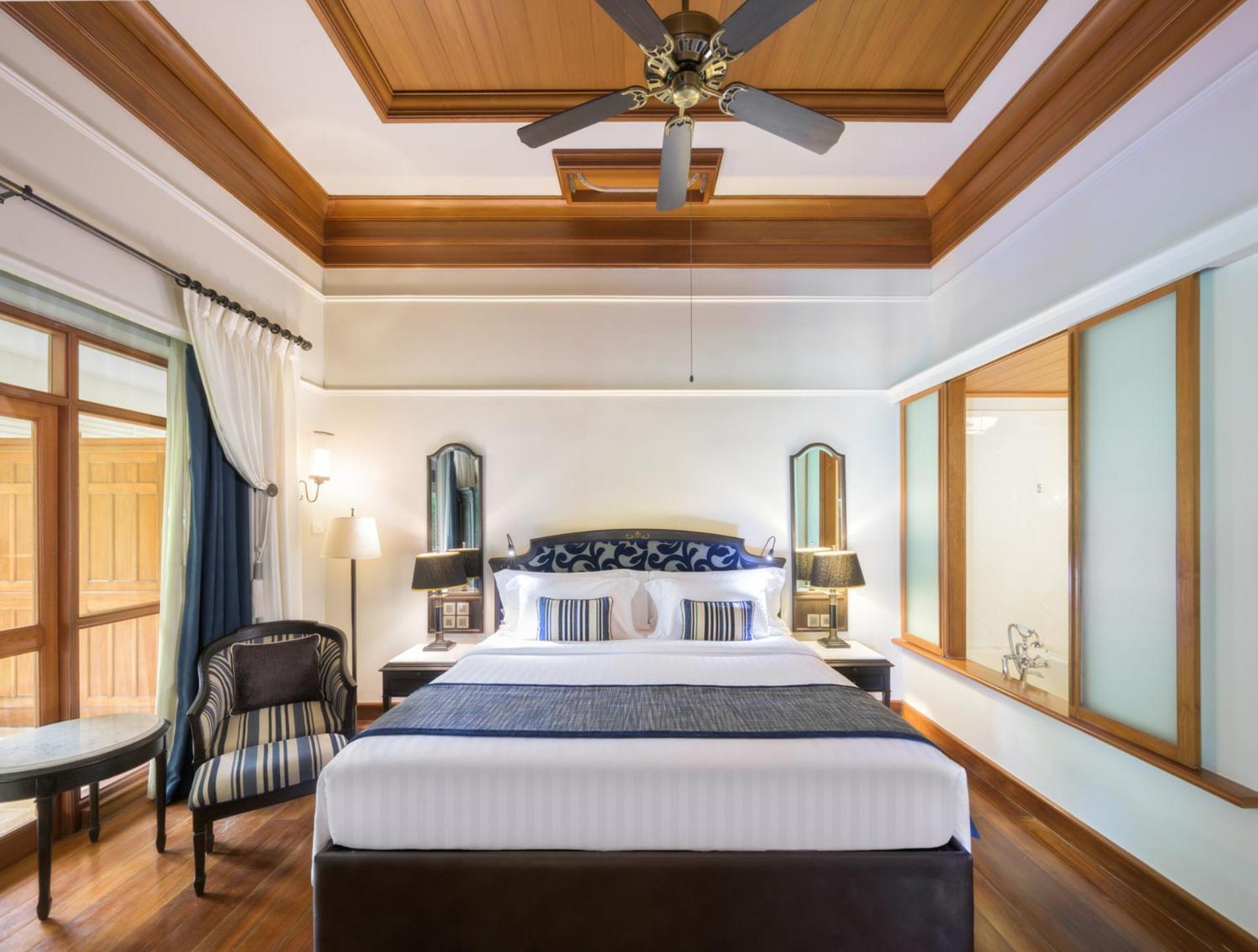 Deluxe King Suite