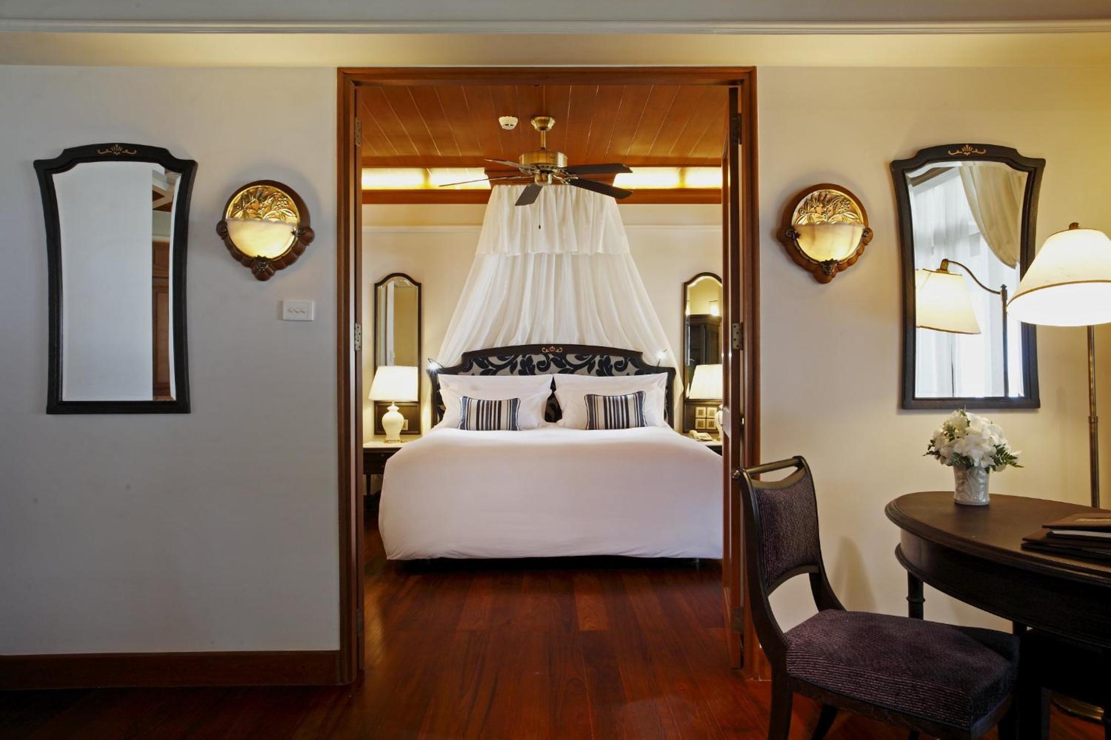Deluxe King Suite