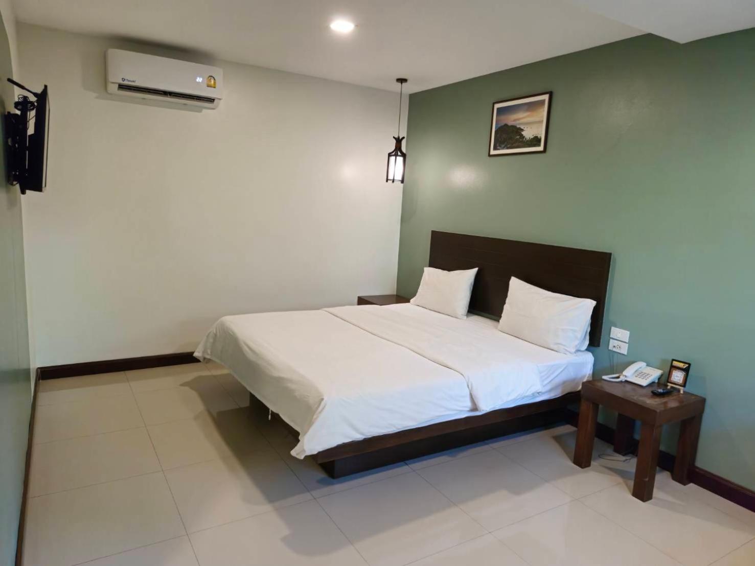 Standard Double Room (Building) 