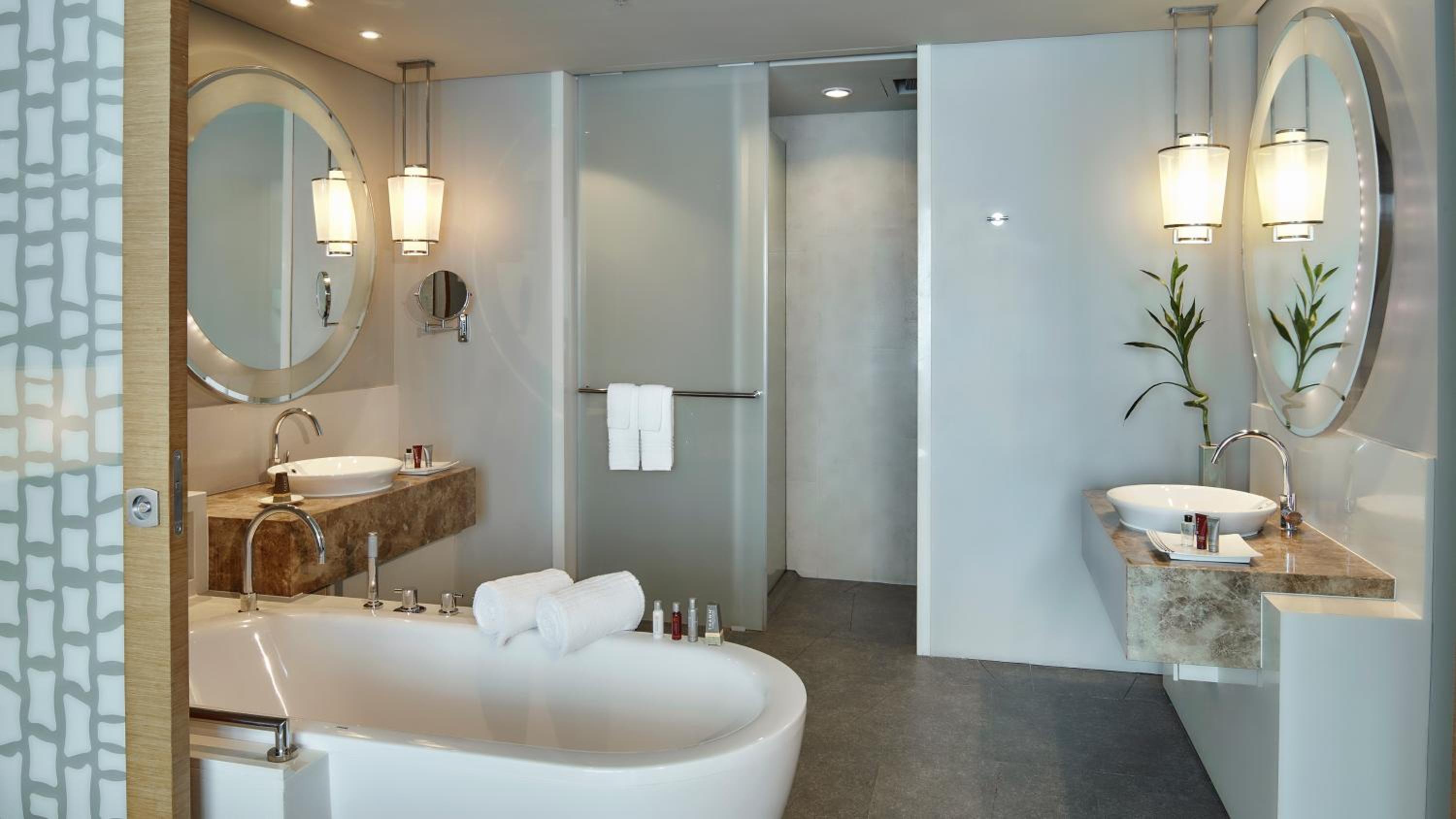 One-Bedroom King Suite with Ocean View