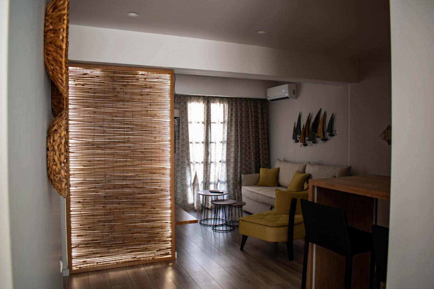 Apartment Ikaros with Sea View