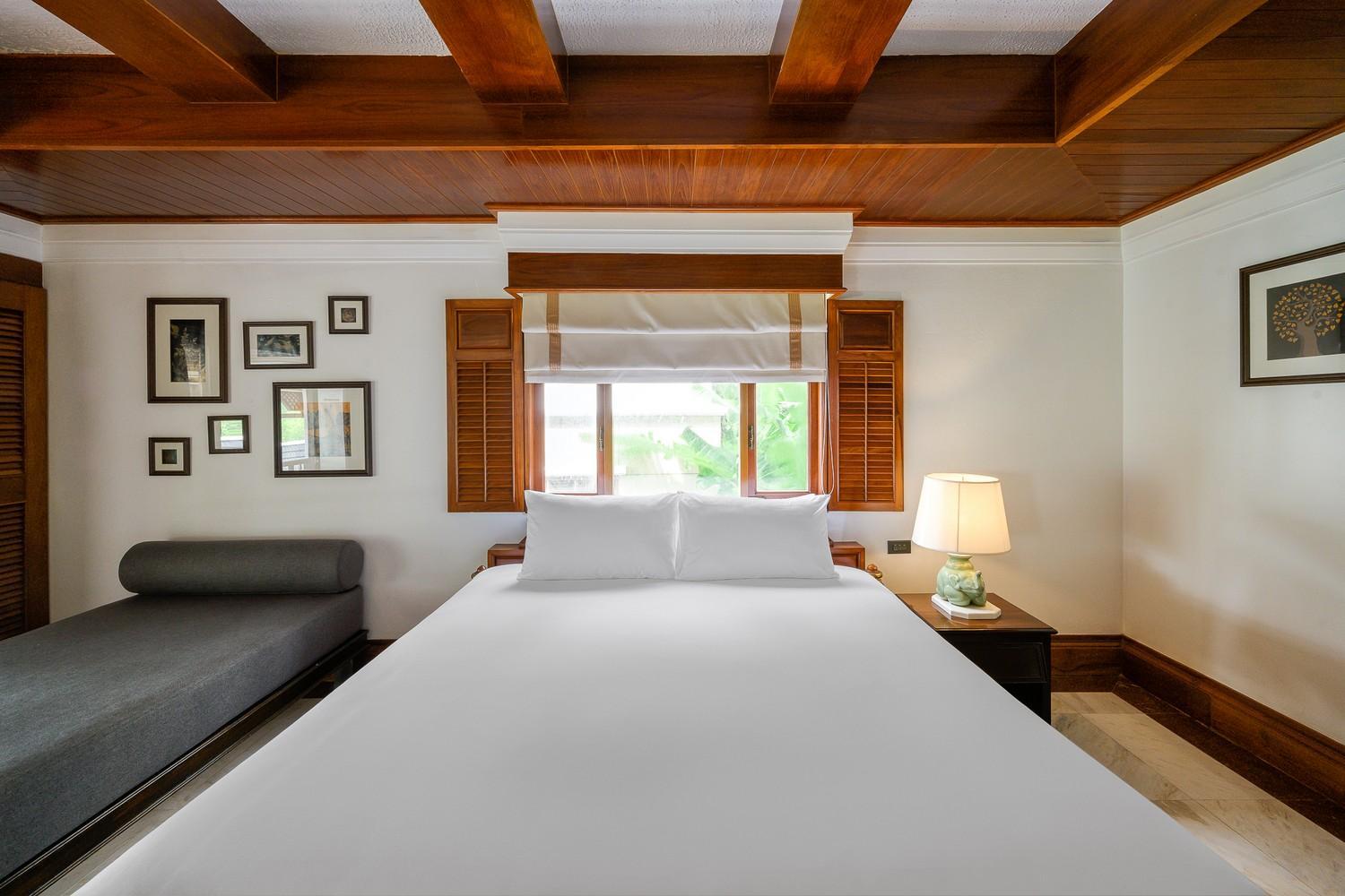 Family Seaview 2 Bedroom Hillside Suite with Terrace Bathtub