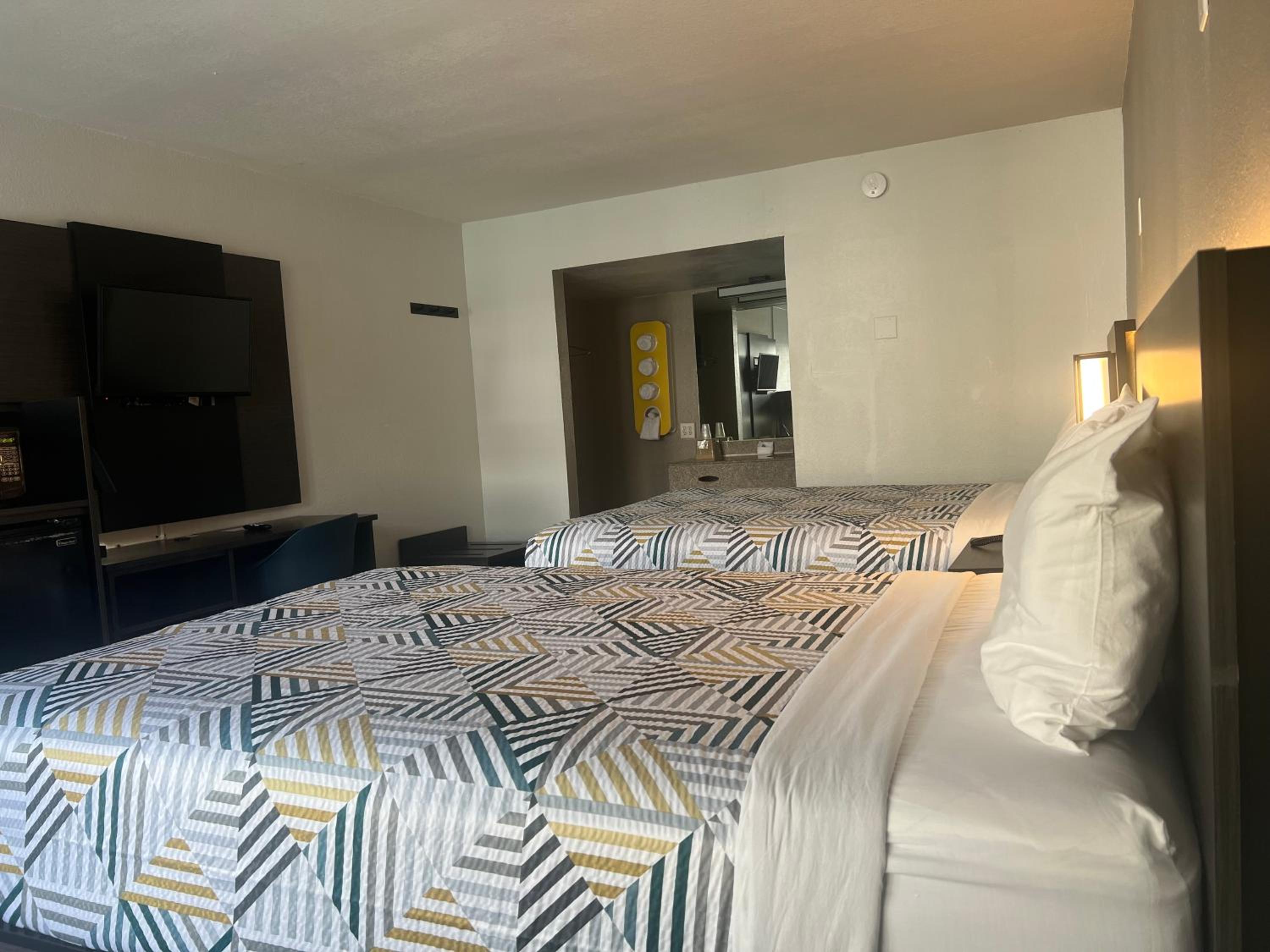 Deluxe Quadruple Room - Smoking