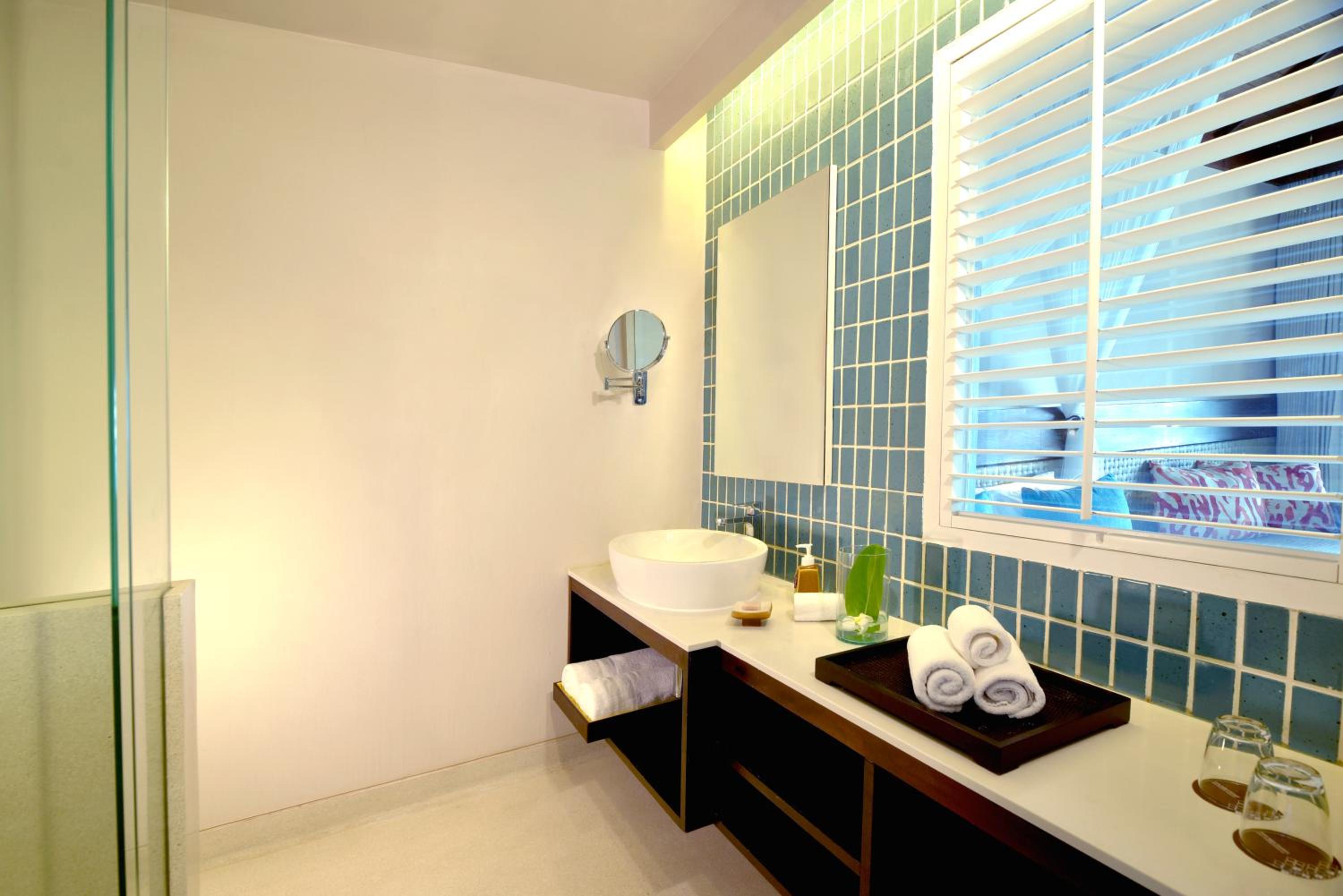 Ocean Front Deluxe - Adults Only (16+)