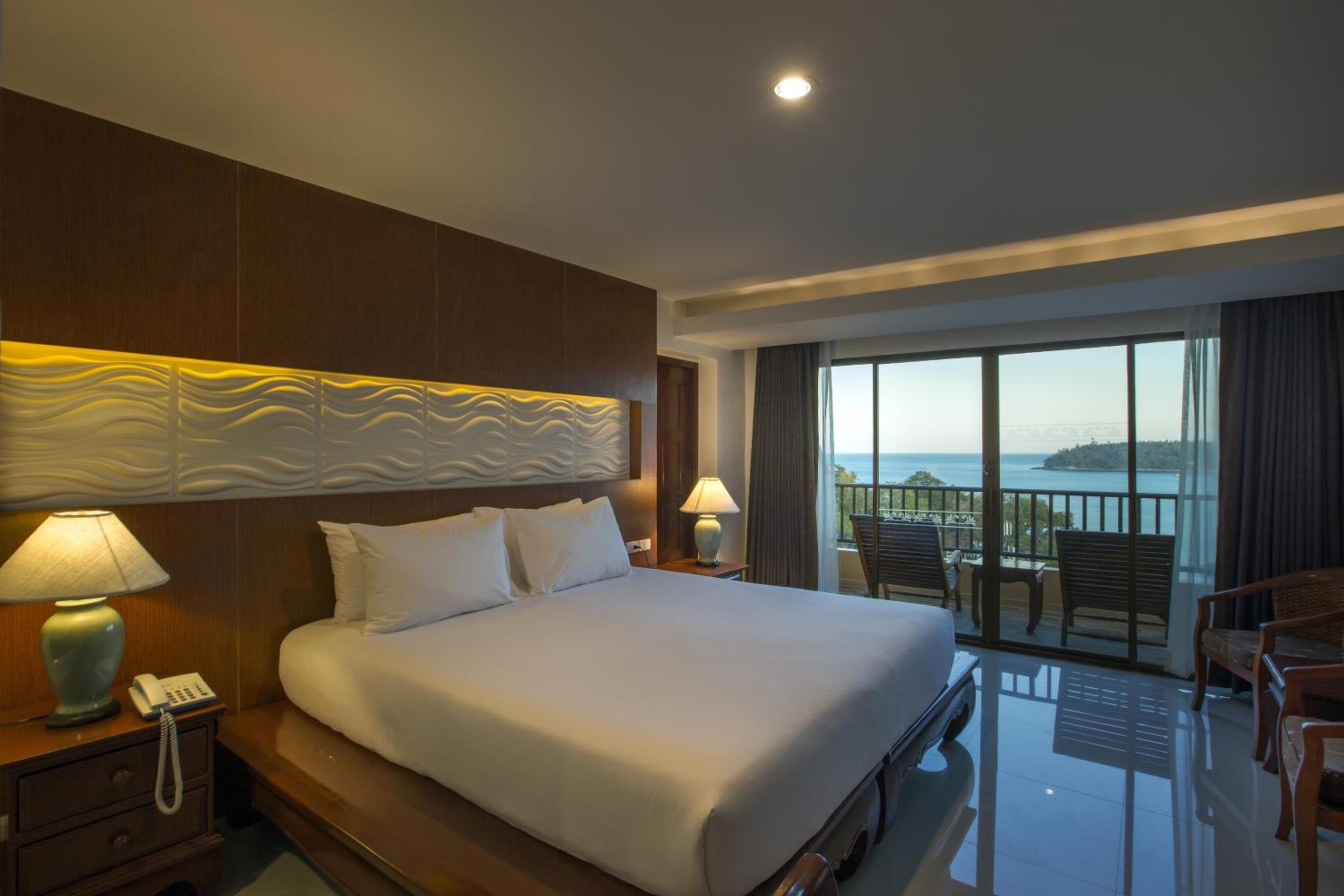 Deluxe Double or Twin Room with Sea View
