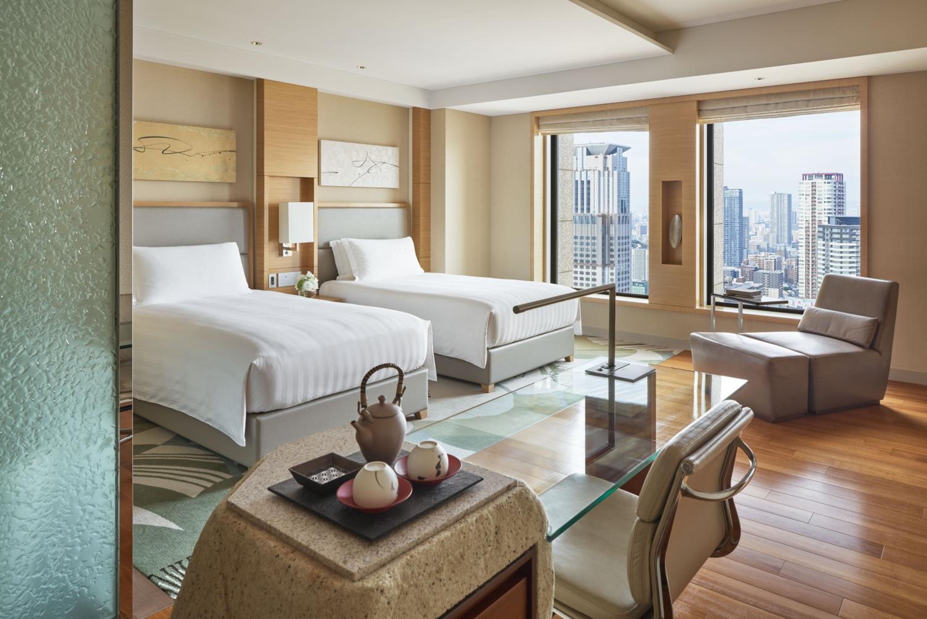 Club Premium Twin Room with City View