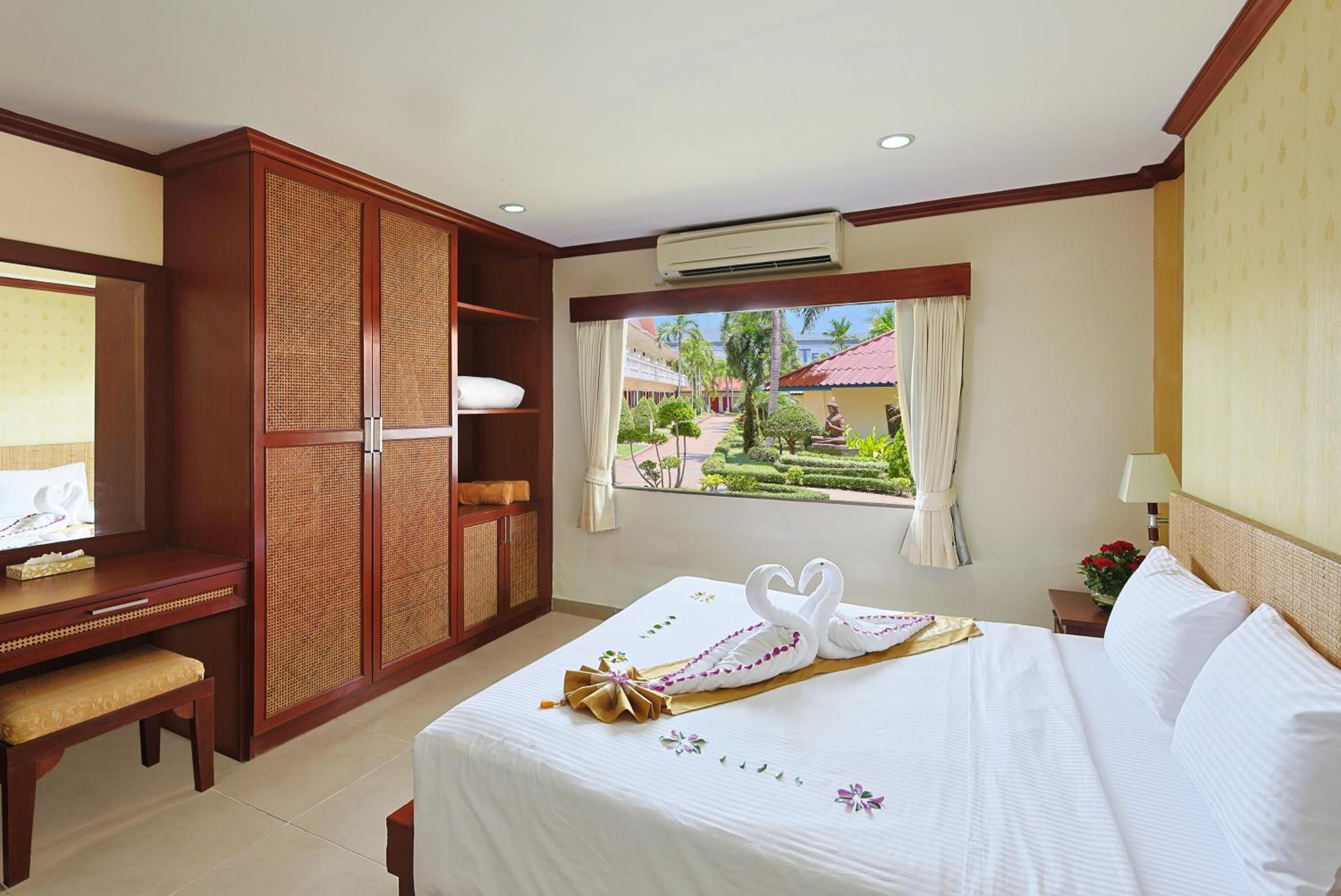One Bedroom Apartment King Bed