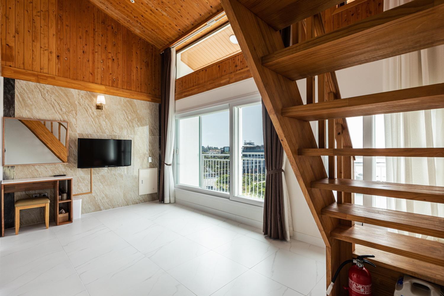 Family Room with Sea View
