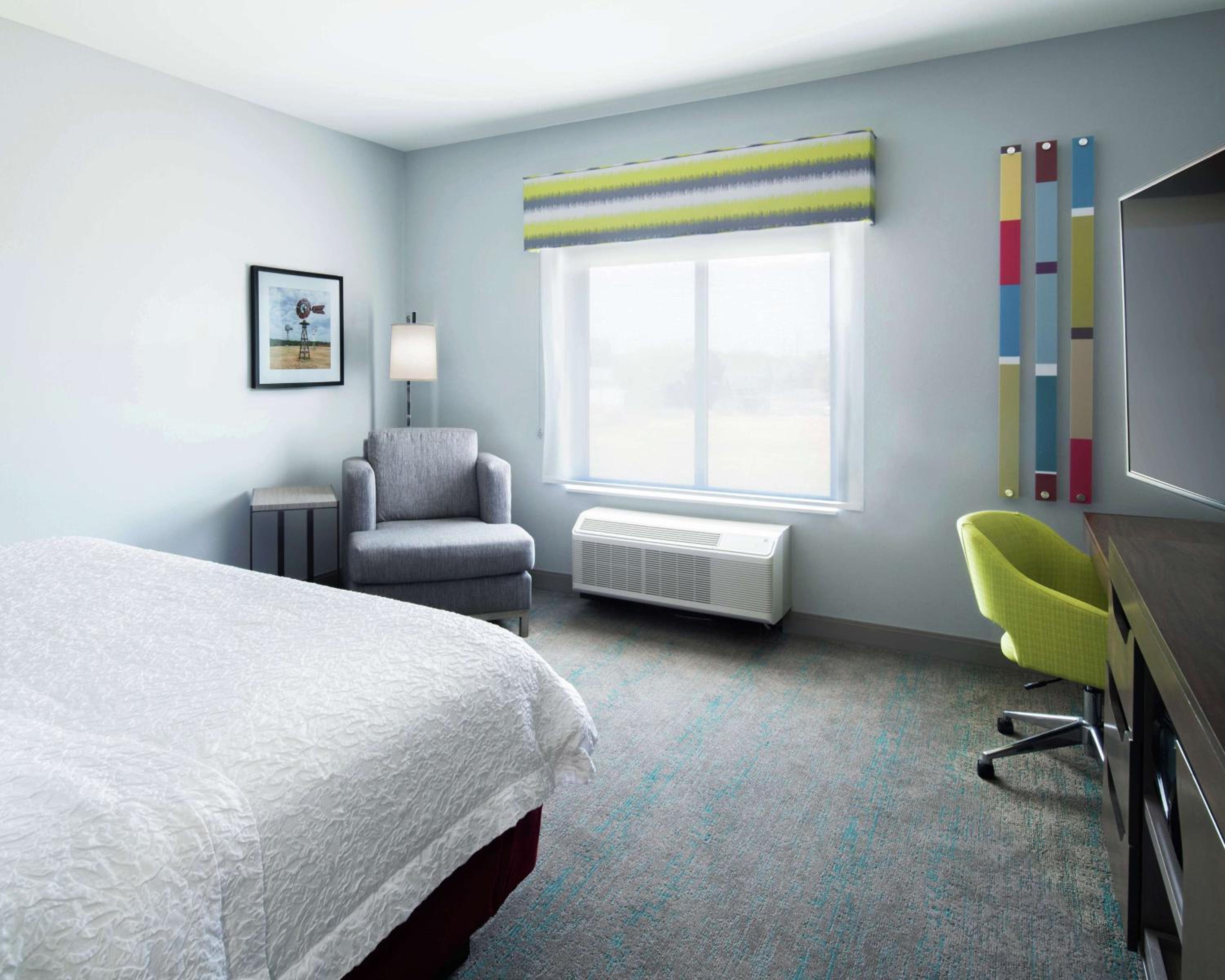 King Room with King Bed - Non-Smoking