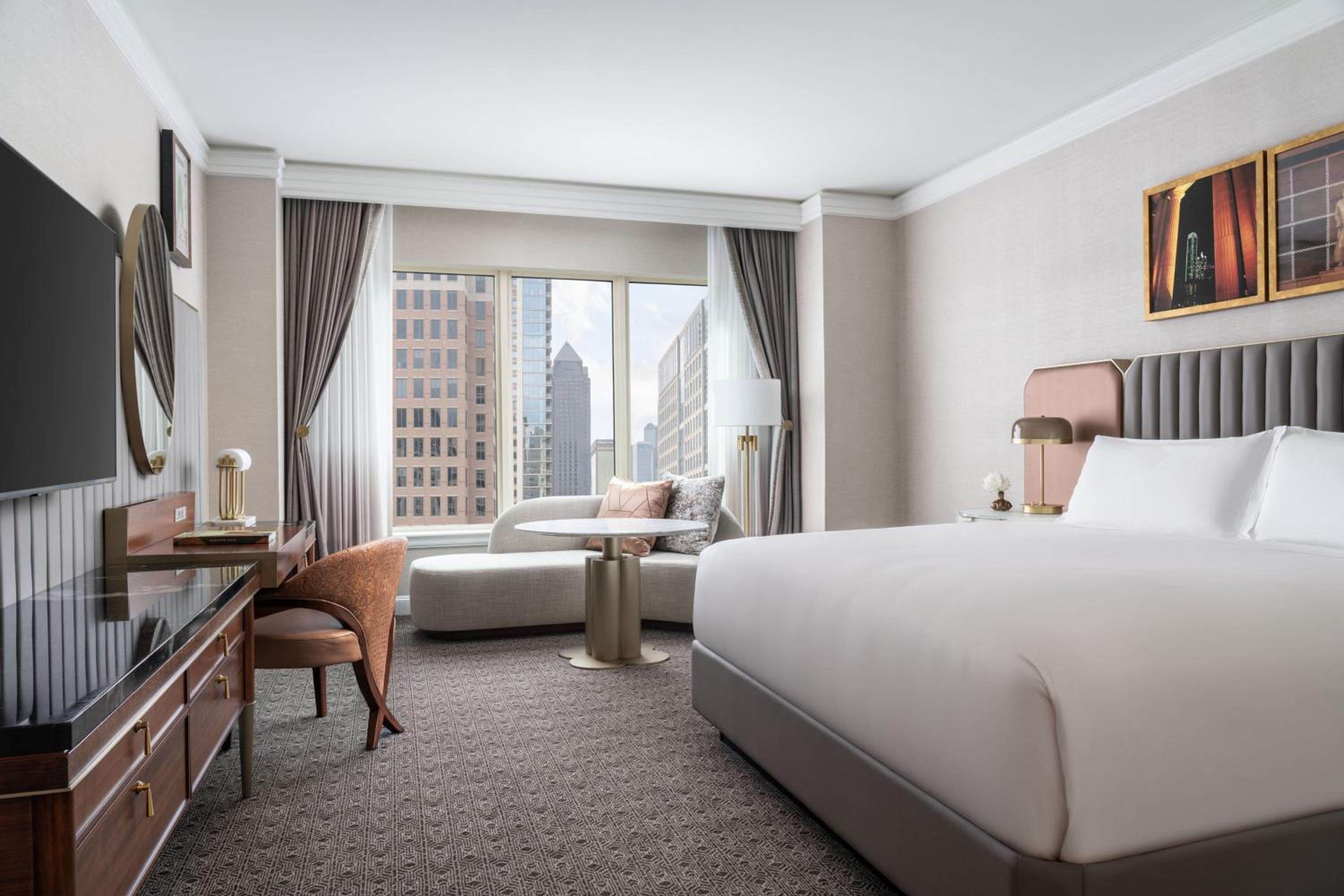 Club lounge access, Guest room, 1 King Bed
