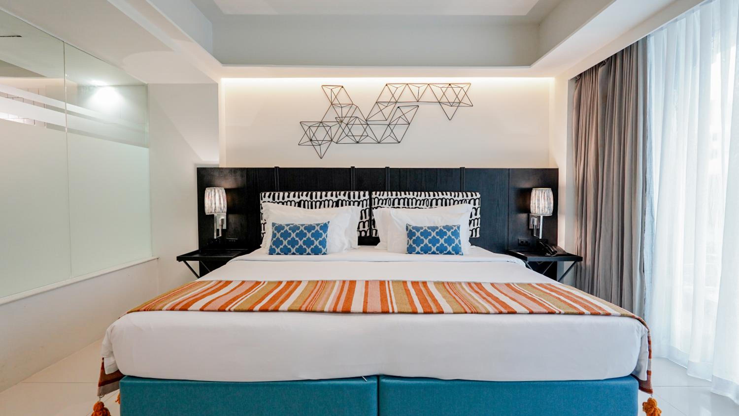 Deluxe Double Room with Pool Access