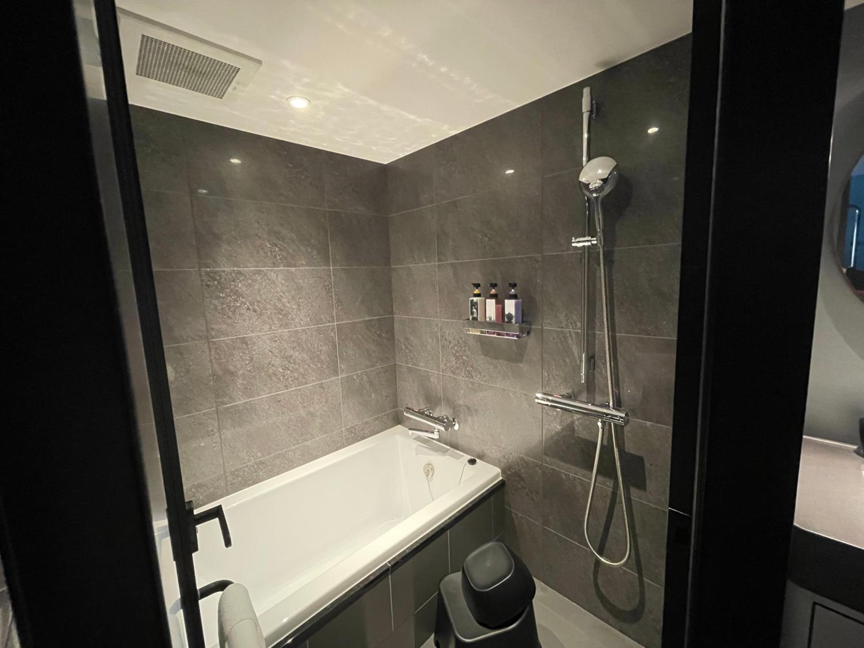 Superior Twin Room with One Sofa Bed and Bath Tub