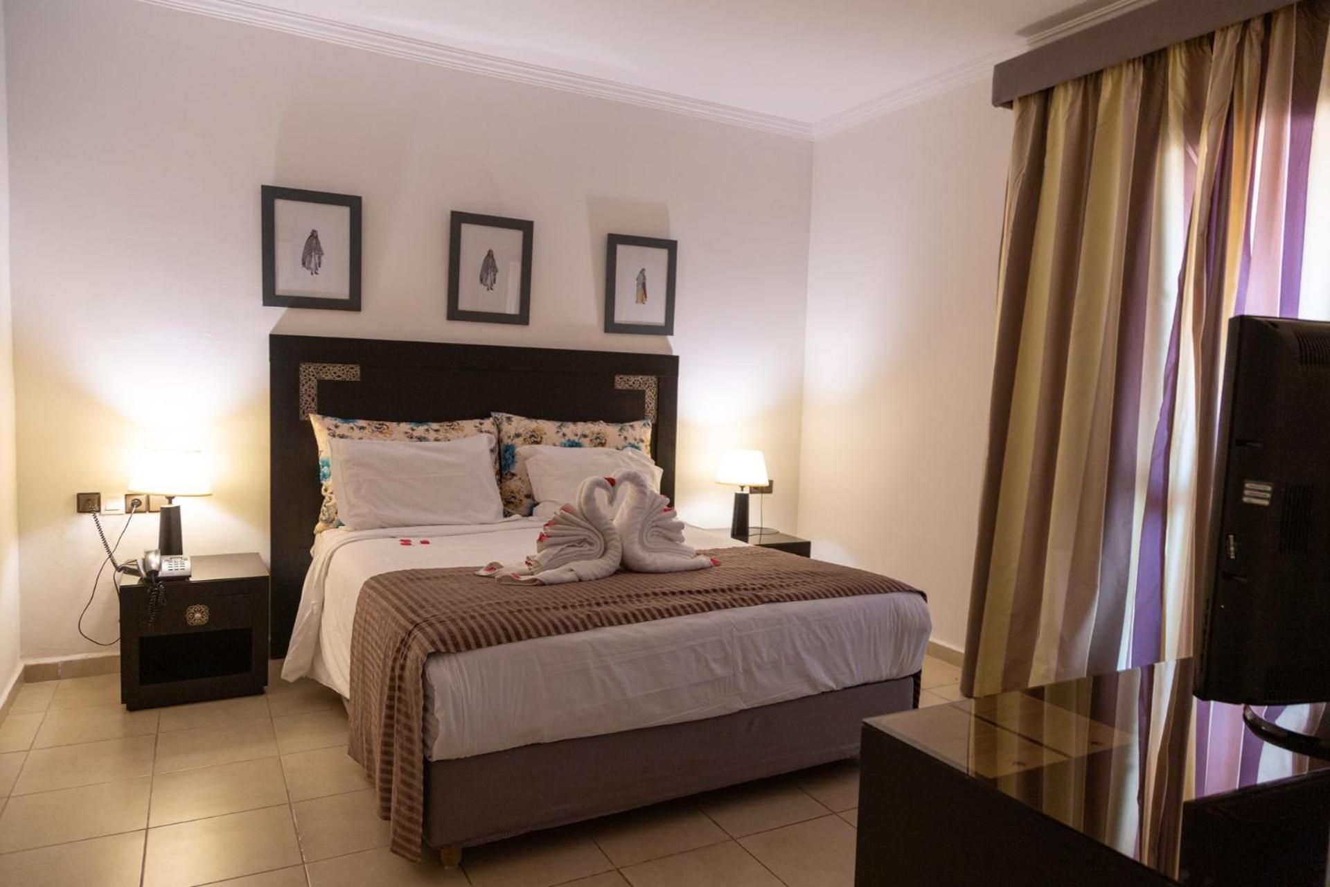 Family Room City View 