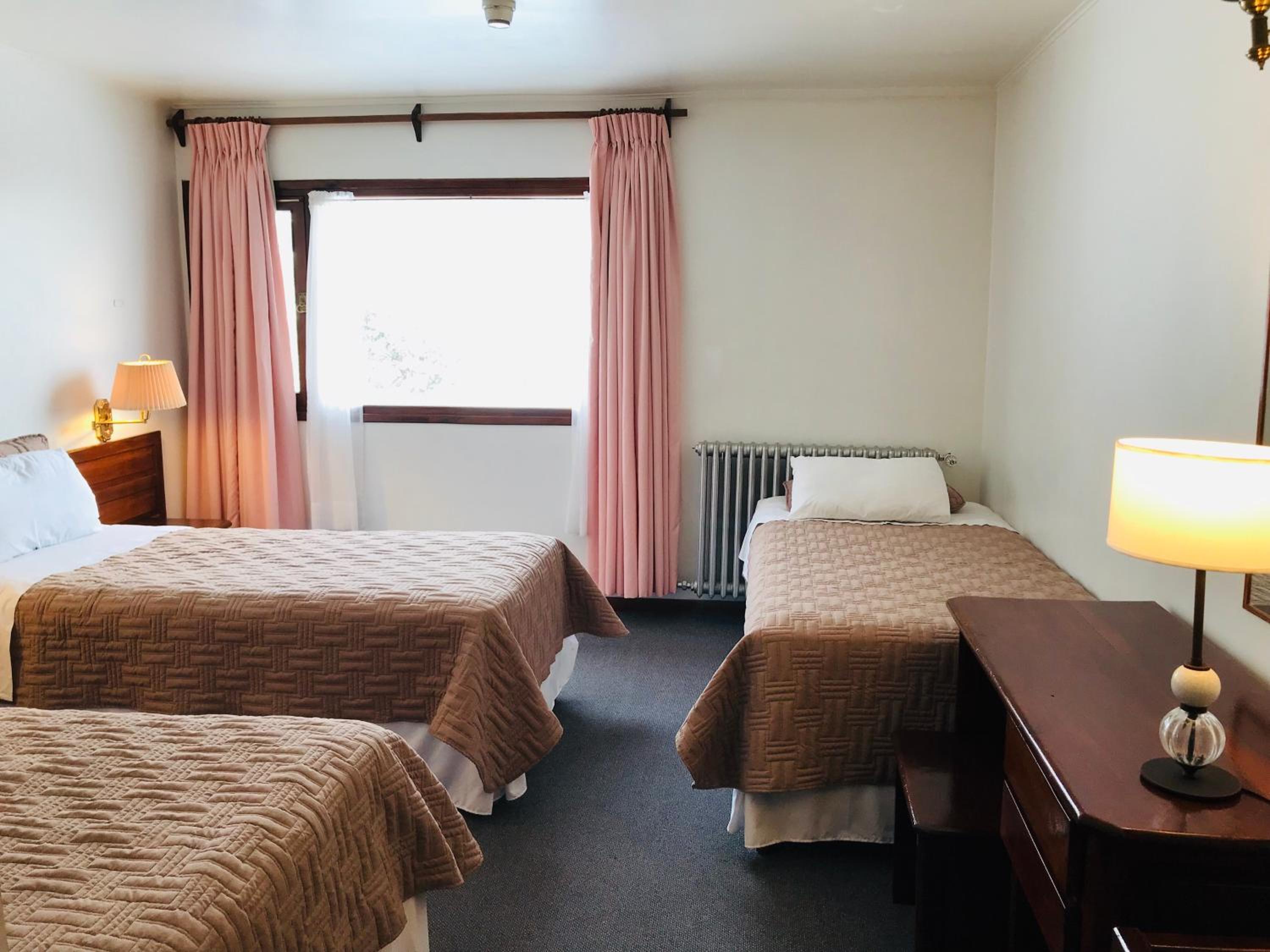 Triple Room (3 single Beds)