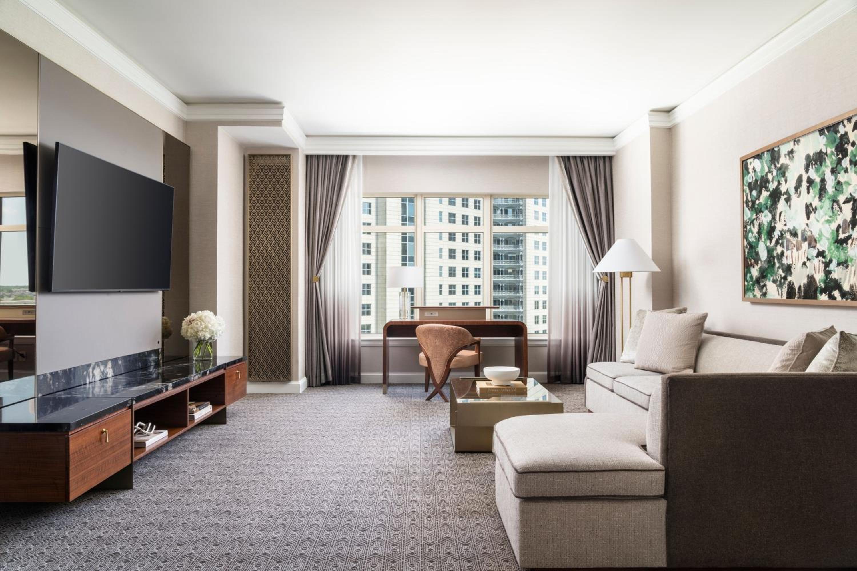 Club Level One Bedroom Suite with a King Bed and a Sofa Bed