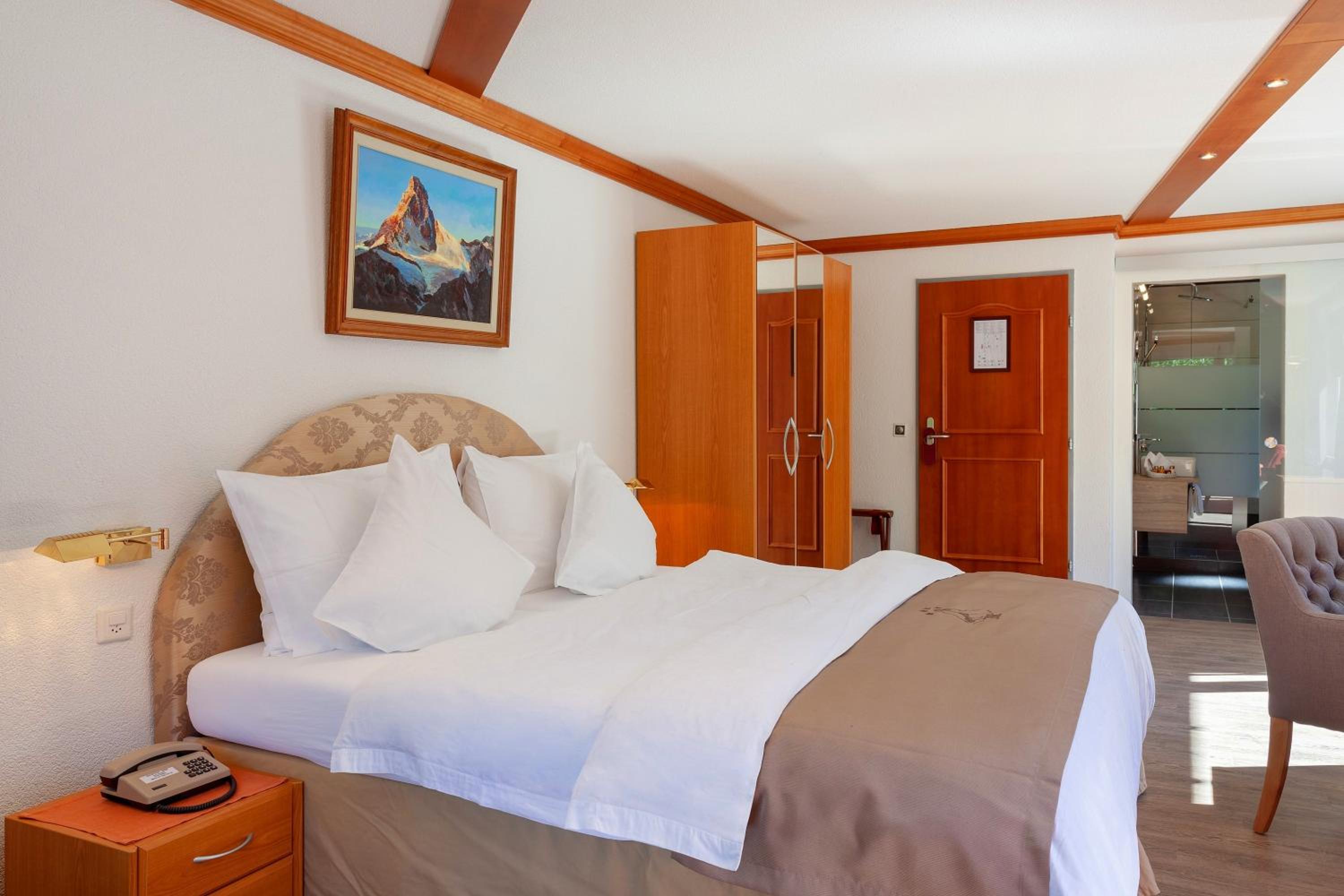 Deluxe Double Room with Matterhorn View