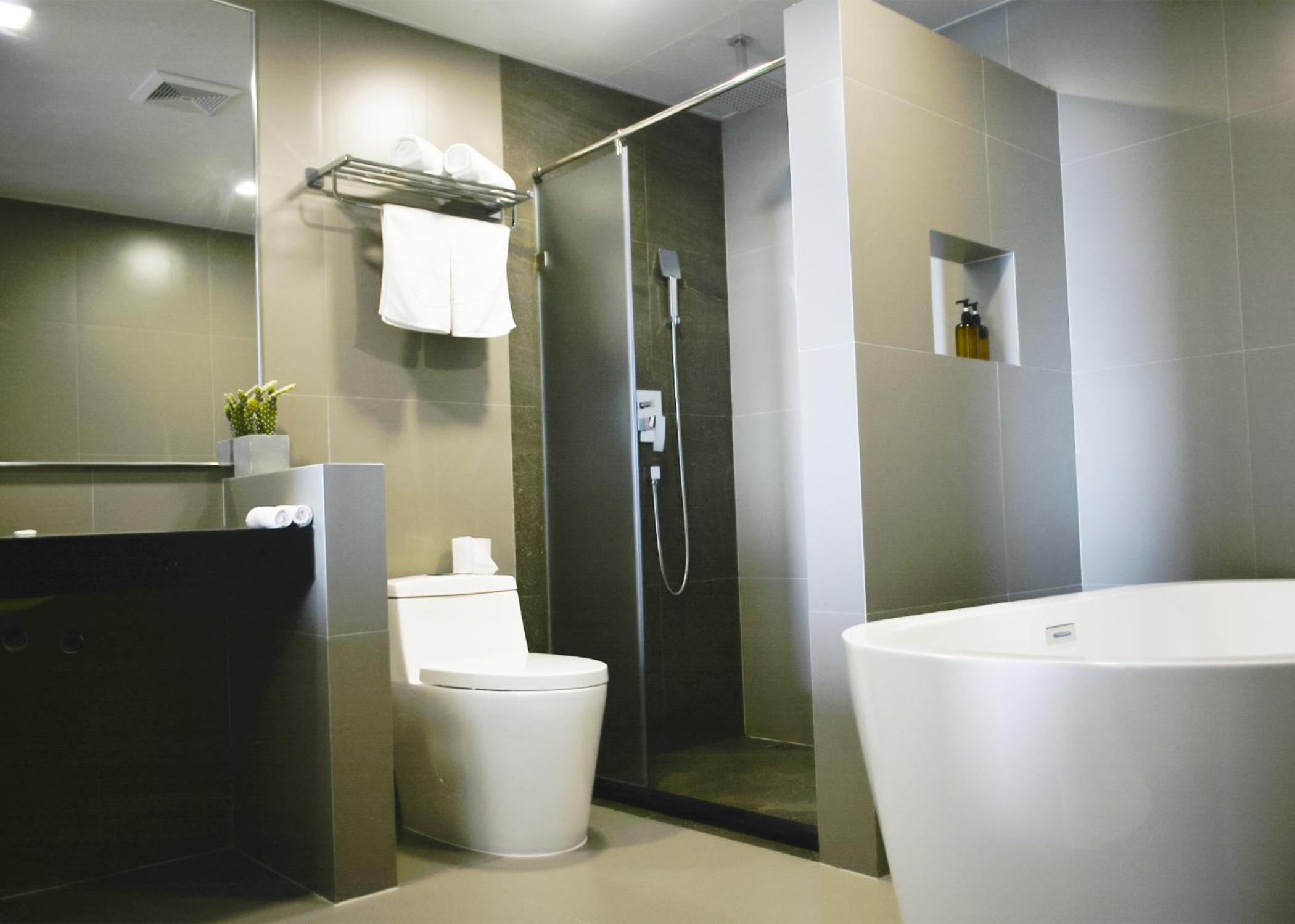 King Suite with Jacuzzi 